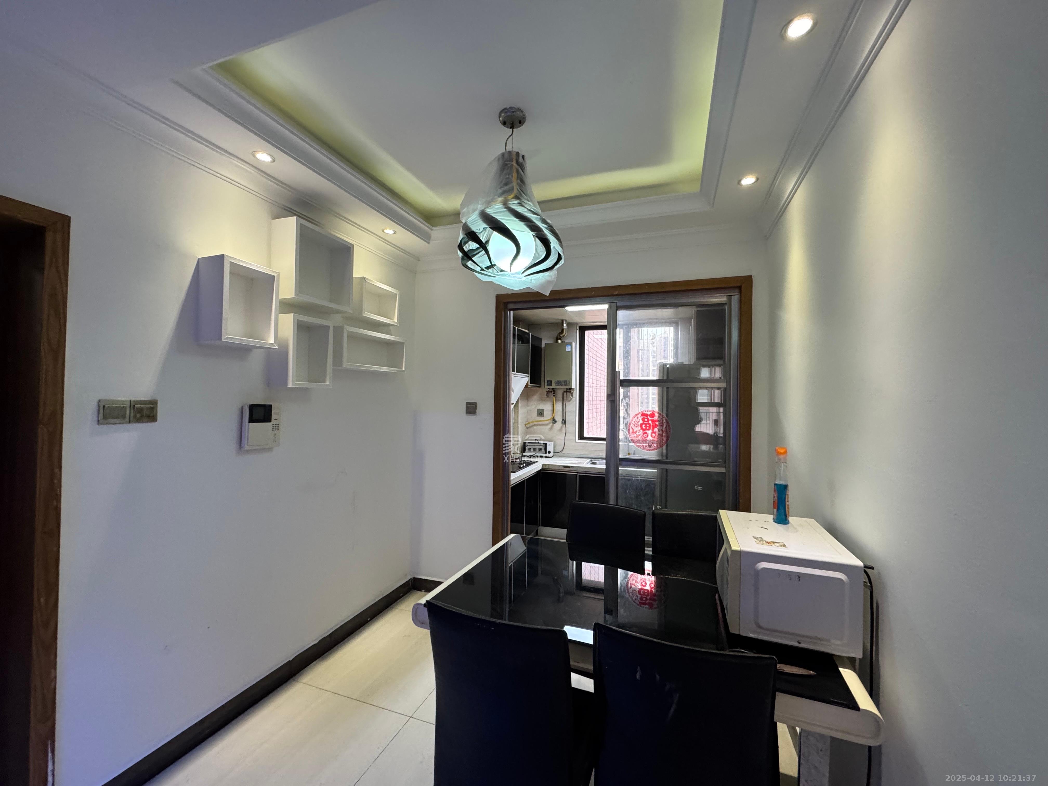 新城国际花都 3室2厅1卫 2000.0元/月 新城国际花都 3室2厅1卫 2000.0元/月室内图