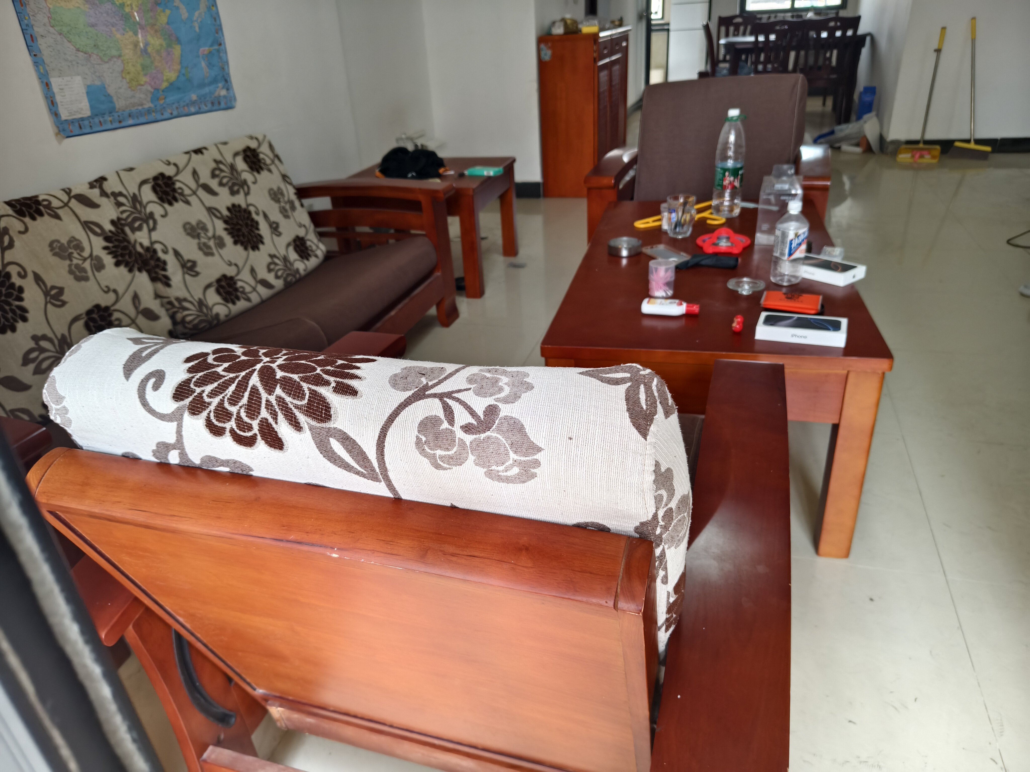 工商学院教工宿舍 3室2厅2卫 132.0万 工商学院教工宿舍 3室2厅2卫 132.0万客厅