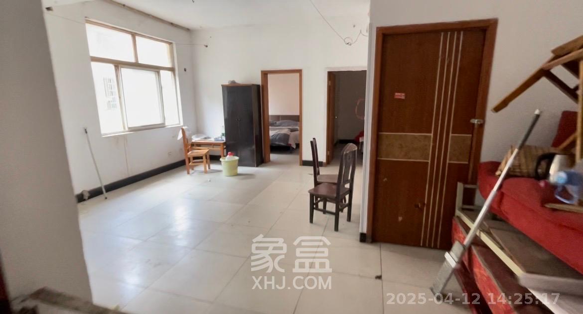 竹山塘小區(qū)  3室1廳1衛(wèi)   1200.00元/月室內(nèi)圖