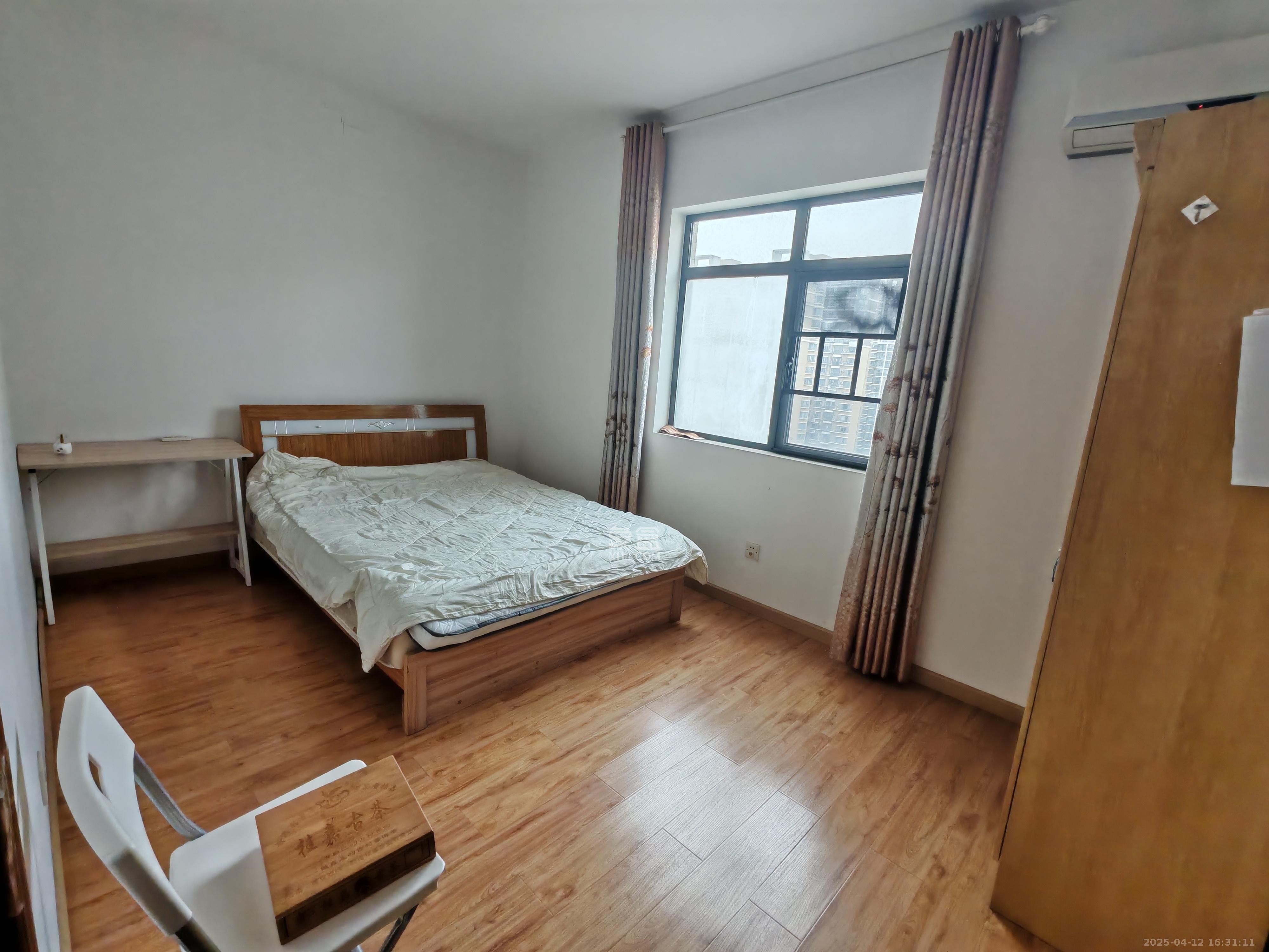 中国铁建国际城二期  3室2厅1卫    1800.0元/月 中国铁建国际城二期  3室2厅1卫    1800.0元/月室内图