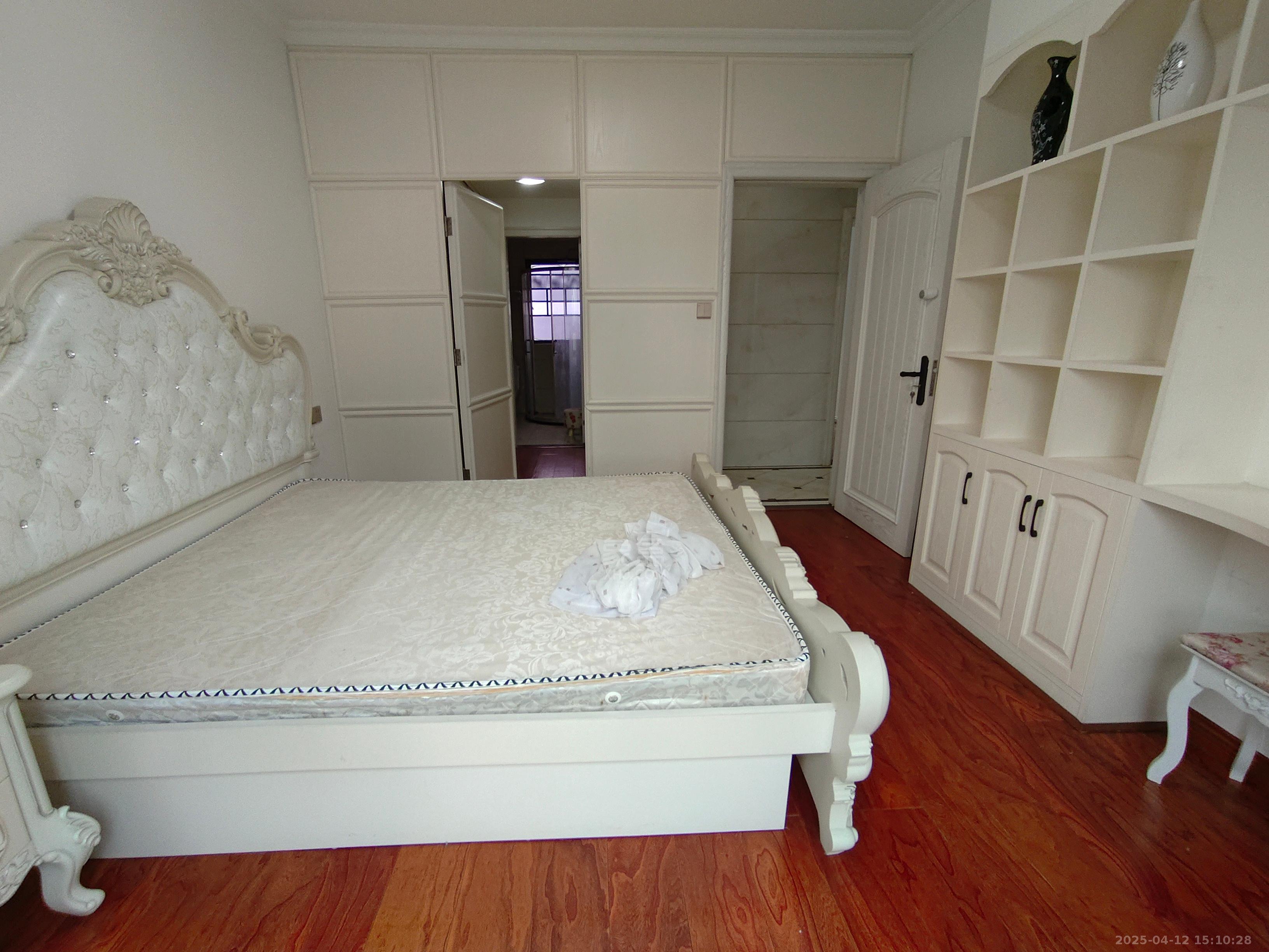 中建御山和苑 4室2厅2卫 2650.0元/月 中建御山和苑 4室2厅2卫 2650.0元/月室内图