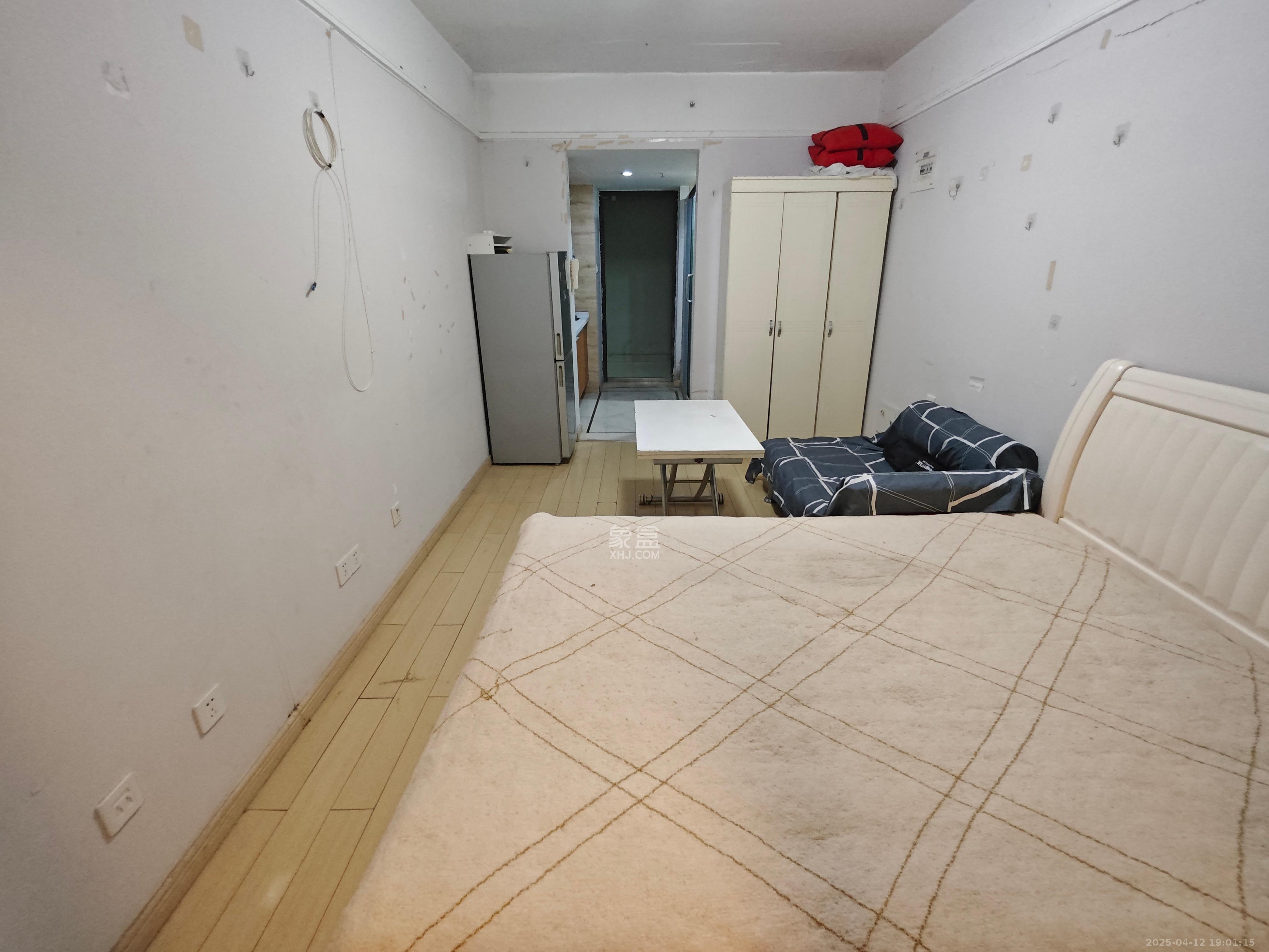 万科城  1室1厅1卫   1450.00元/月室内图