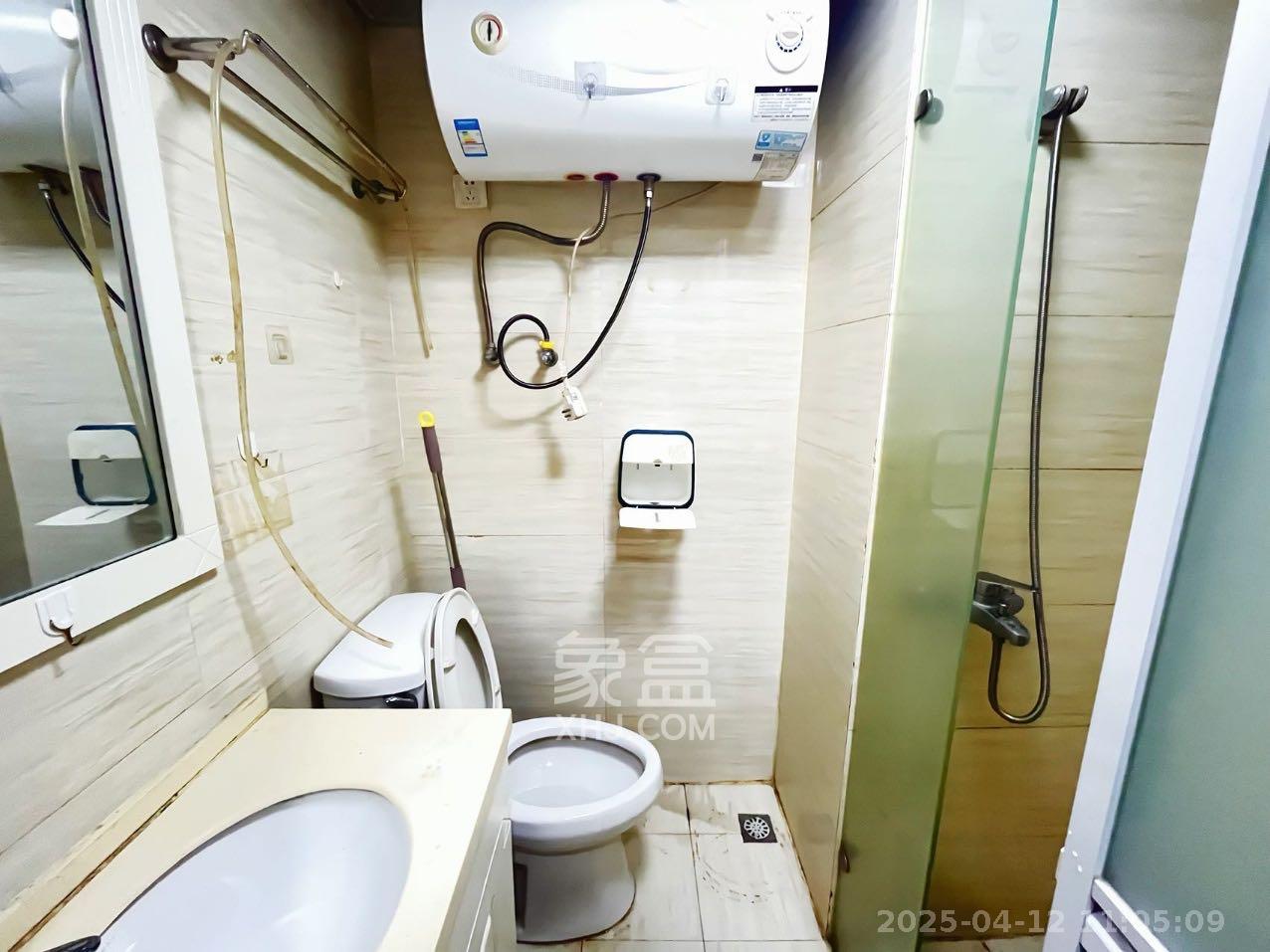 中建木莲工社 1室1厅1卫 1400.0元/月 中建木莲工社 1室1厅1卫 1400.0元/月室内图