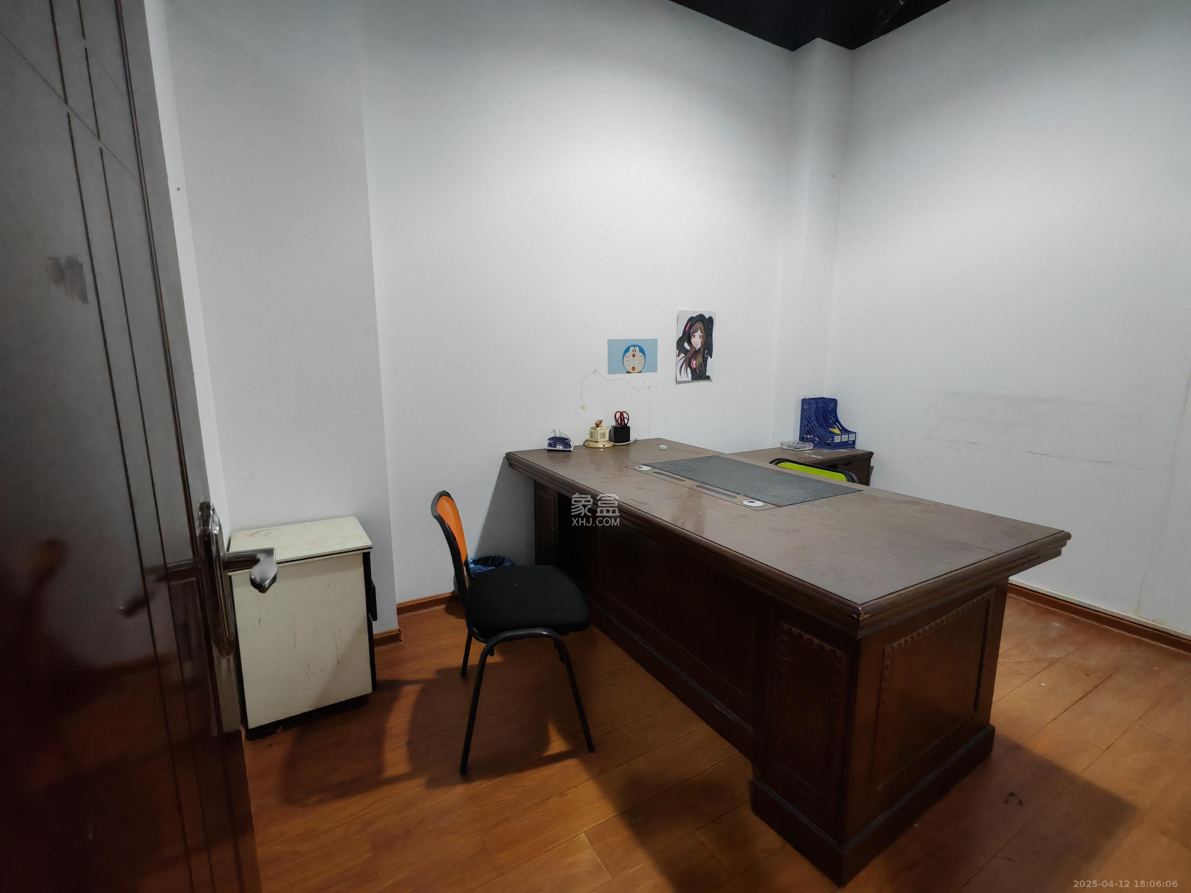 天健壹平方英里（天健芙蓉盛世二期）   98.0㎡      5000.0元/月室内图