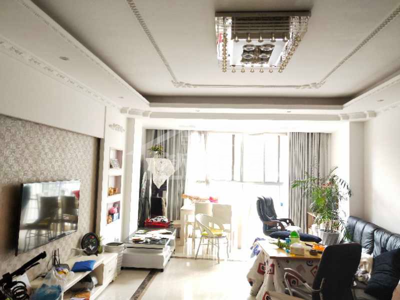 澧园金丰  3室2厅2卫   96.80万客厅