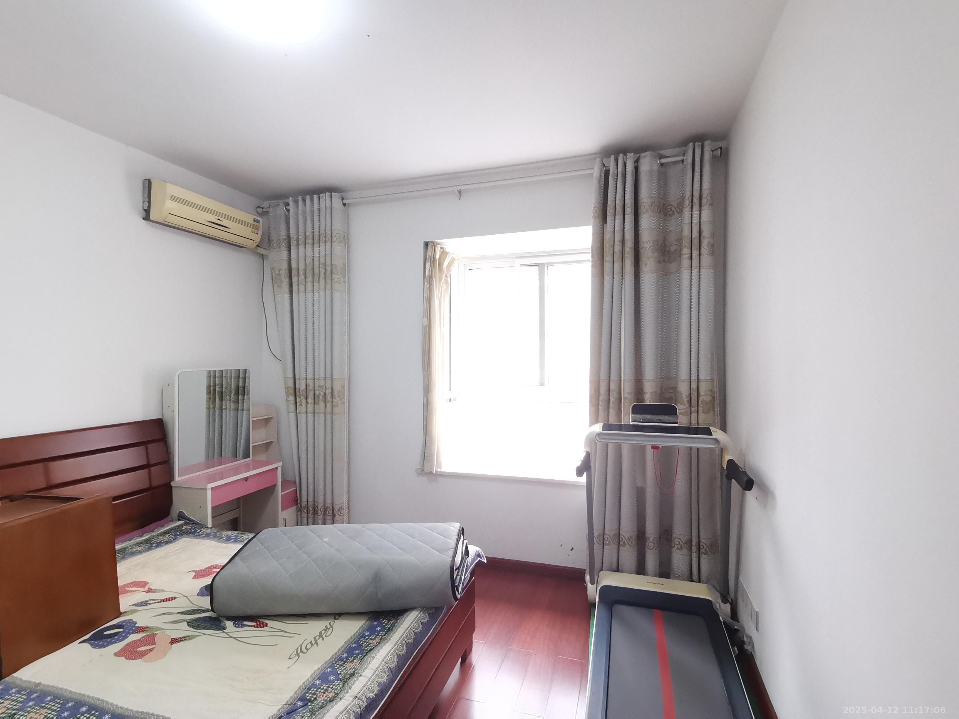 嘉盛华庭(一期、二期、三期) 3室2厅1卫 2900.0元/月 嘉盛华庭(一期、二期、三期) 3室2厅1卫 2900.0元/月室内图