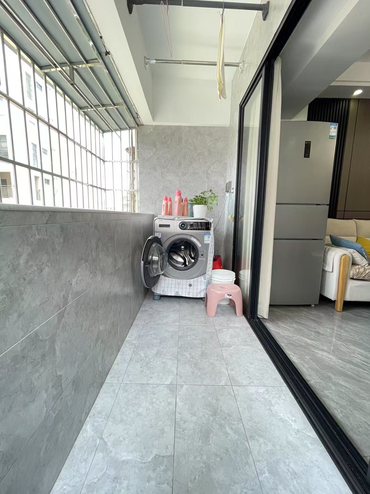 芳草园 2室2厅1卫 72.0万 芳草园 2室2厅1卫 72.0万客厅