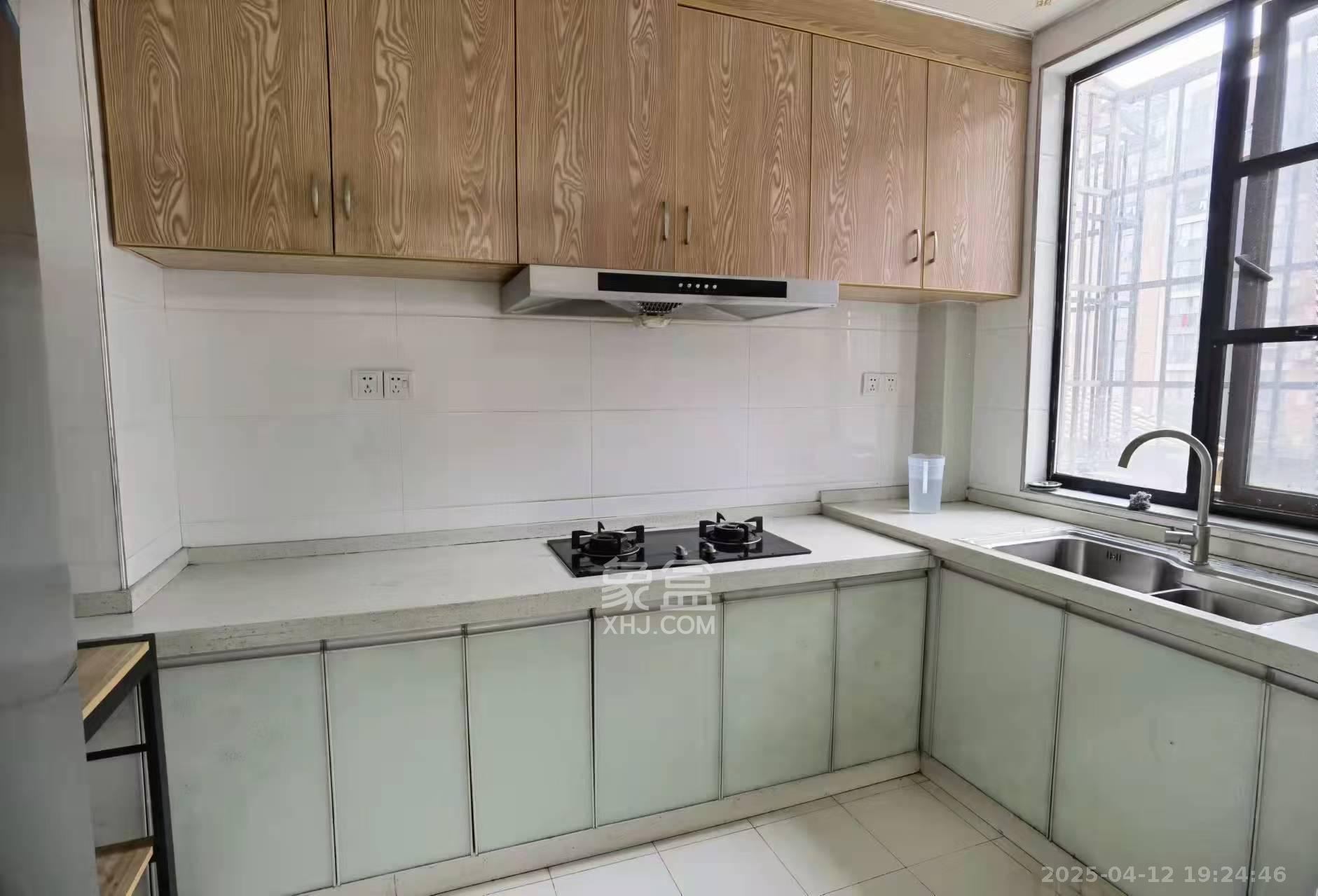 中信凯旋城(中信新城四期) 3室2厅2卫 2300.0元/月 中信凯旋城(中信新城四期) 3室2厅2卫 2300.0元/月室内图