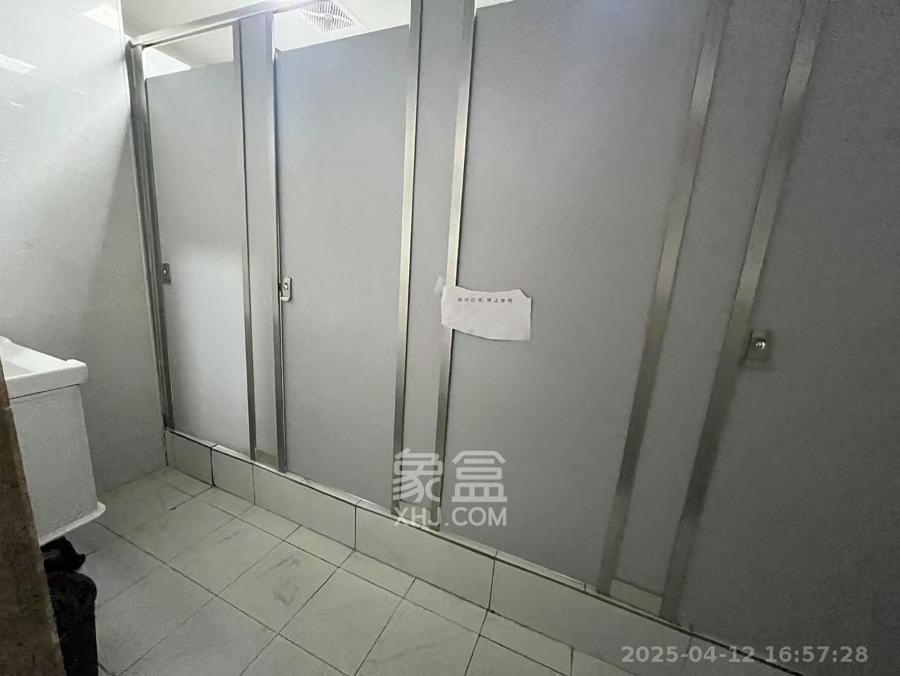 喜盈门范城 1室1厅1卫 32000.0元/月 喜盈门范城 1室1厅1卫 32000.0元/月室内图