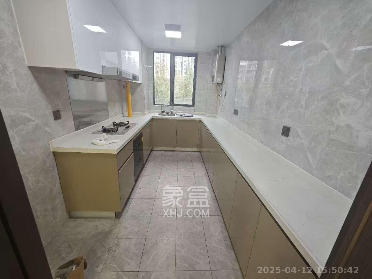 长沙万境潇湘  4室2厅2卫    5000.0元/月室内图