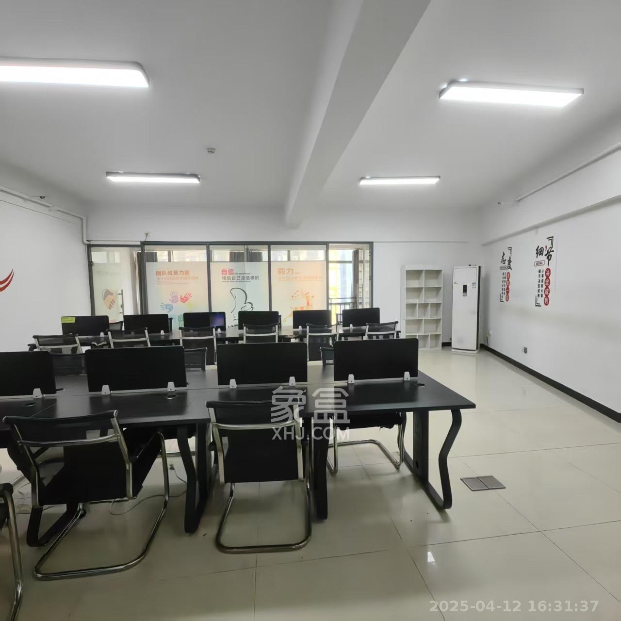 奥克斯广场  1室1厅1卫   4300.00元/月室内图