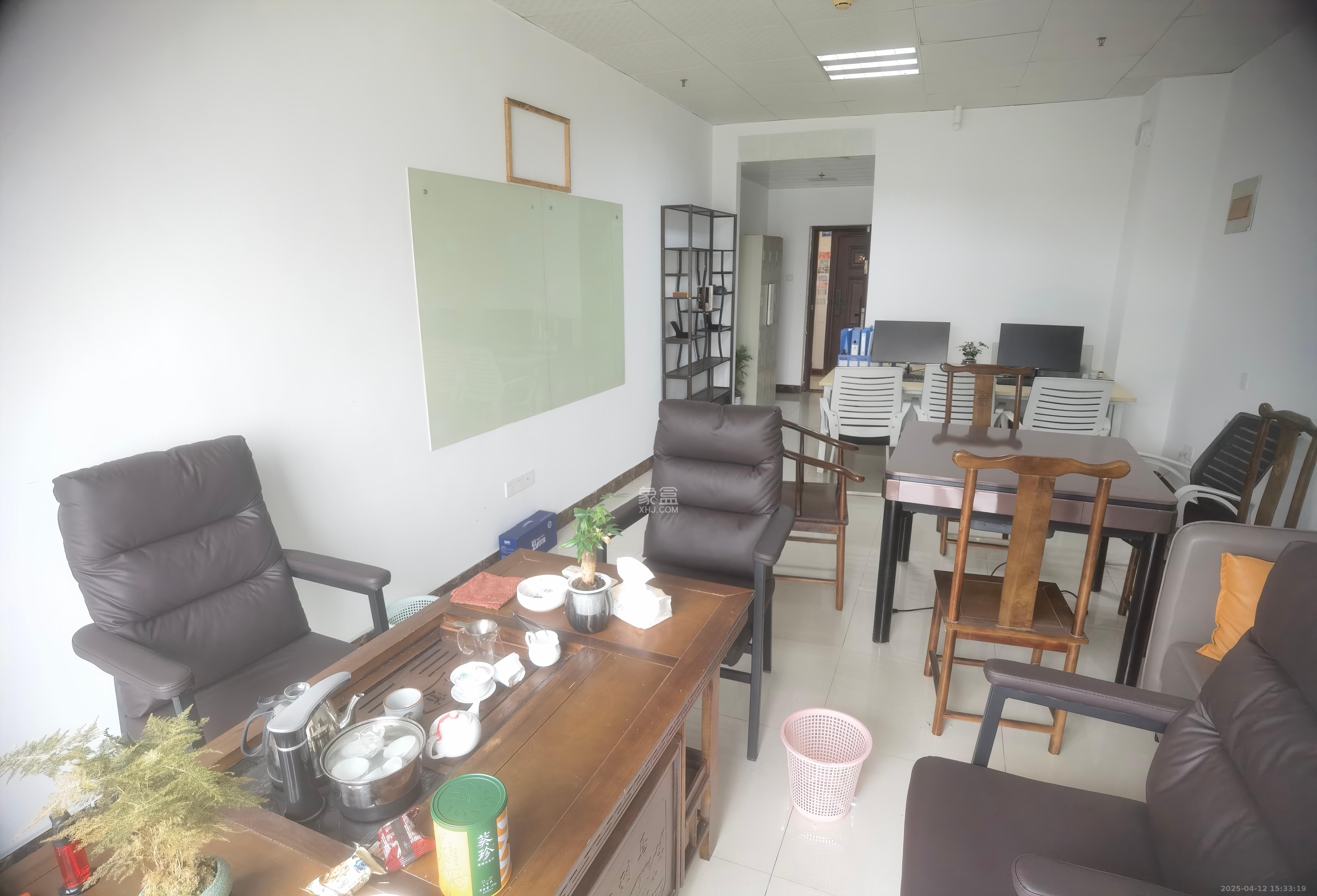 奥克斯广场 1室1厅1卫 2000.0元/月 奥克斯广场 1室1厅1卫 2000.0元/月室内图