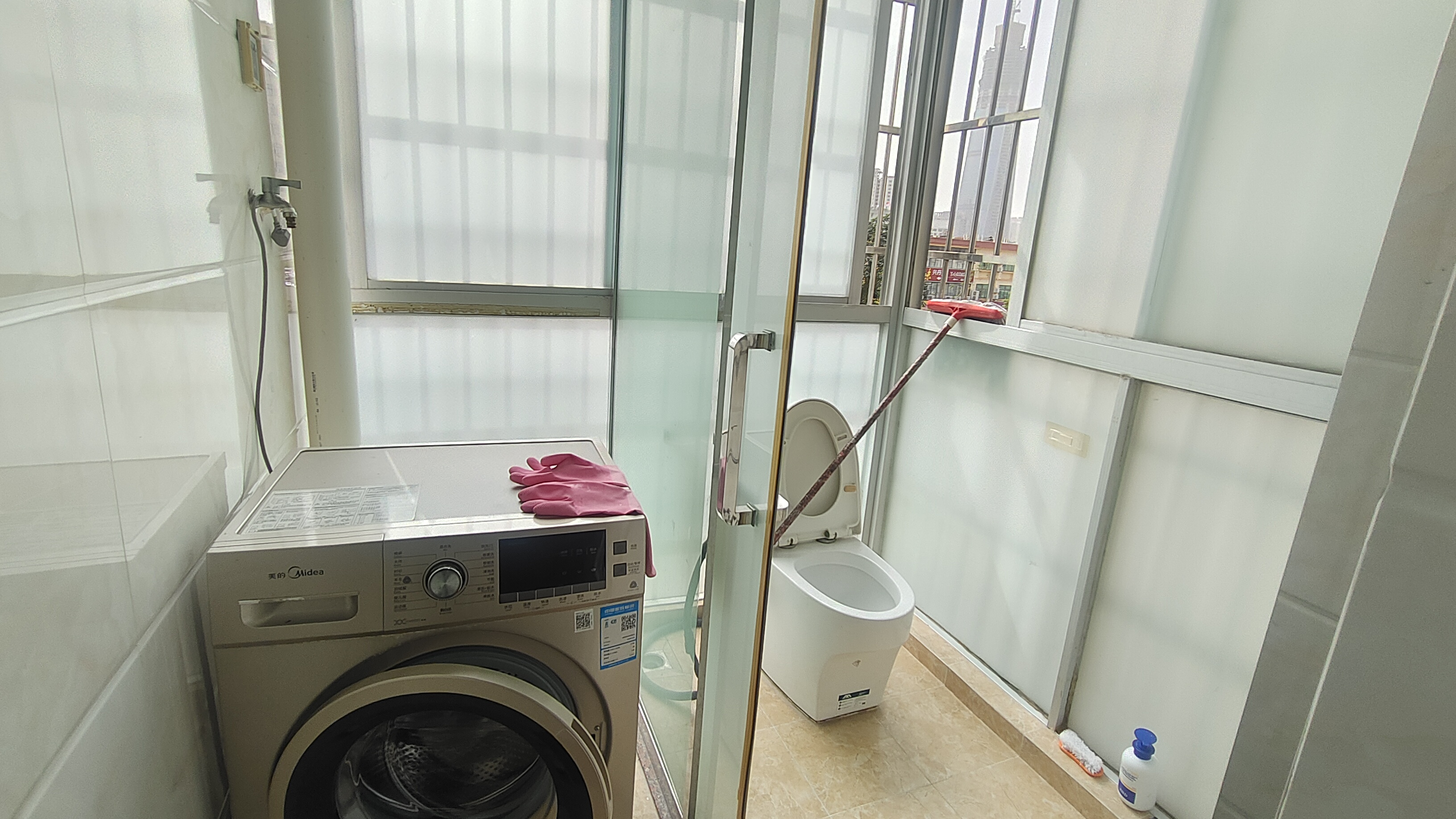 德盛华庭  1室1厅1卫    45.8万客厅