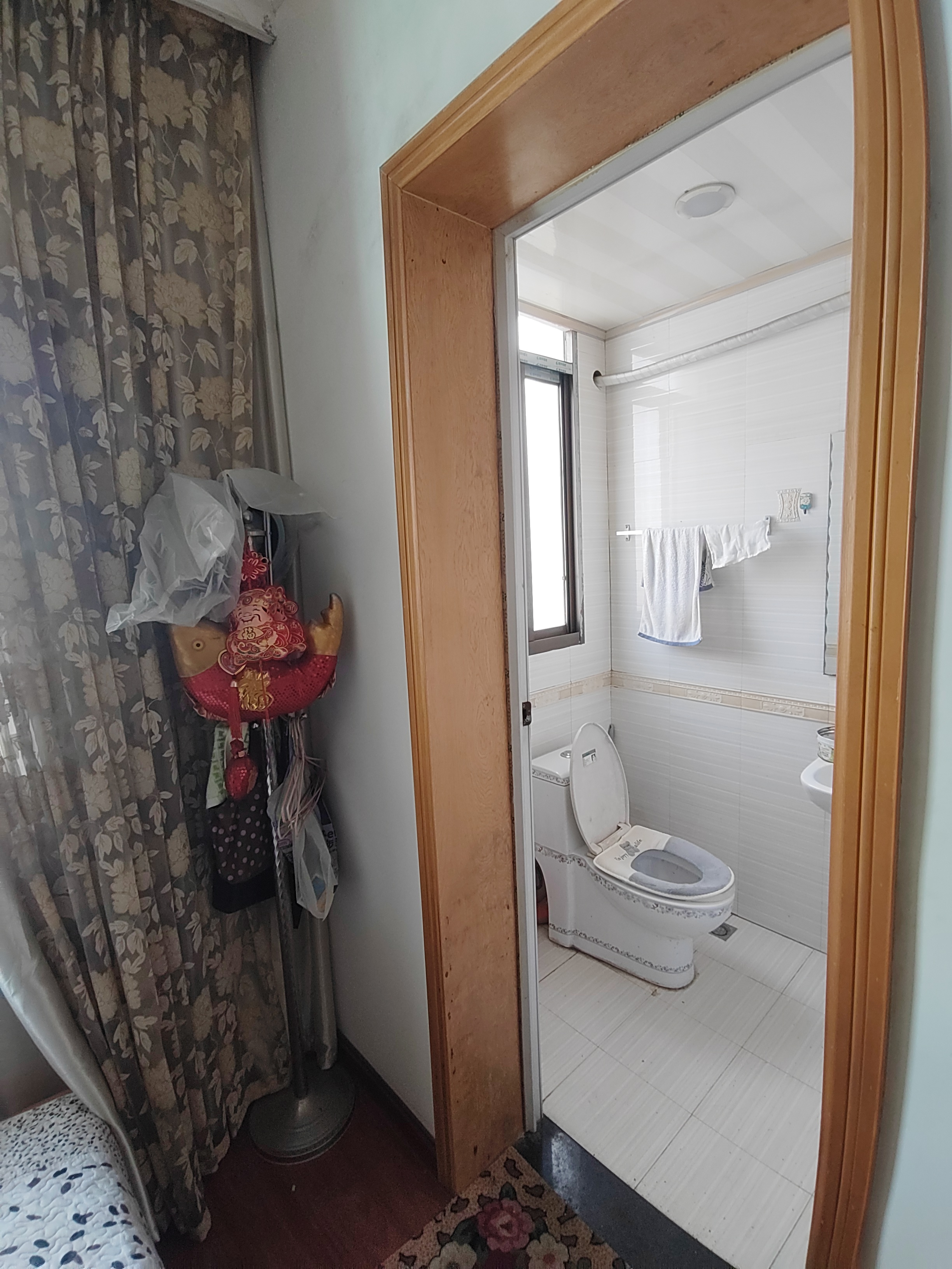 长青粮站(湖南军粮) 3室2厅2卫 43.8万 长青粮站(湖南军粮) 3室2厅2卫 43.8万客厅