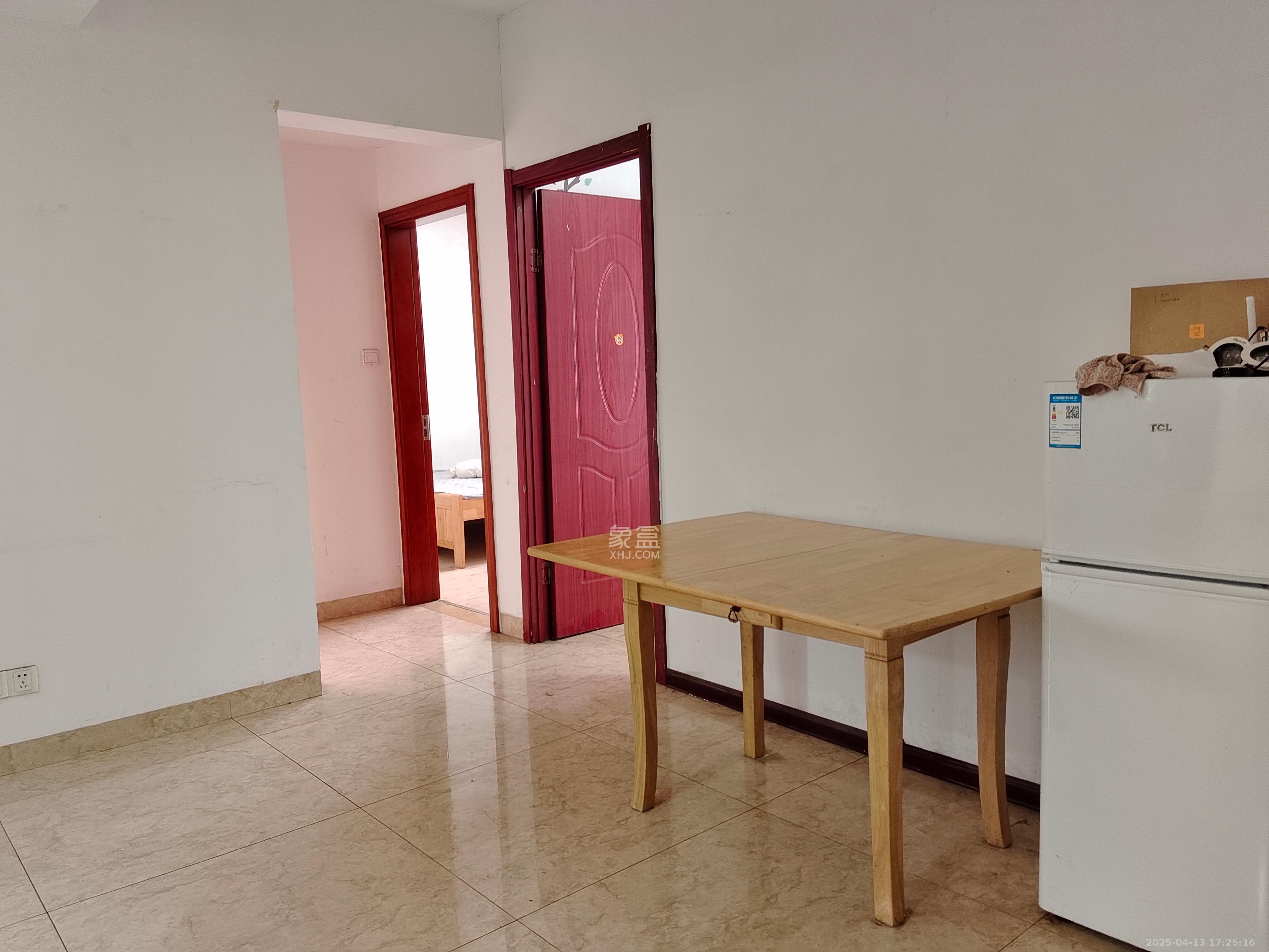 高盛华成 4室2厅1卫 2200.0元/月 高盛华成 4室2厅1卫 2200.0元/月室内图