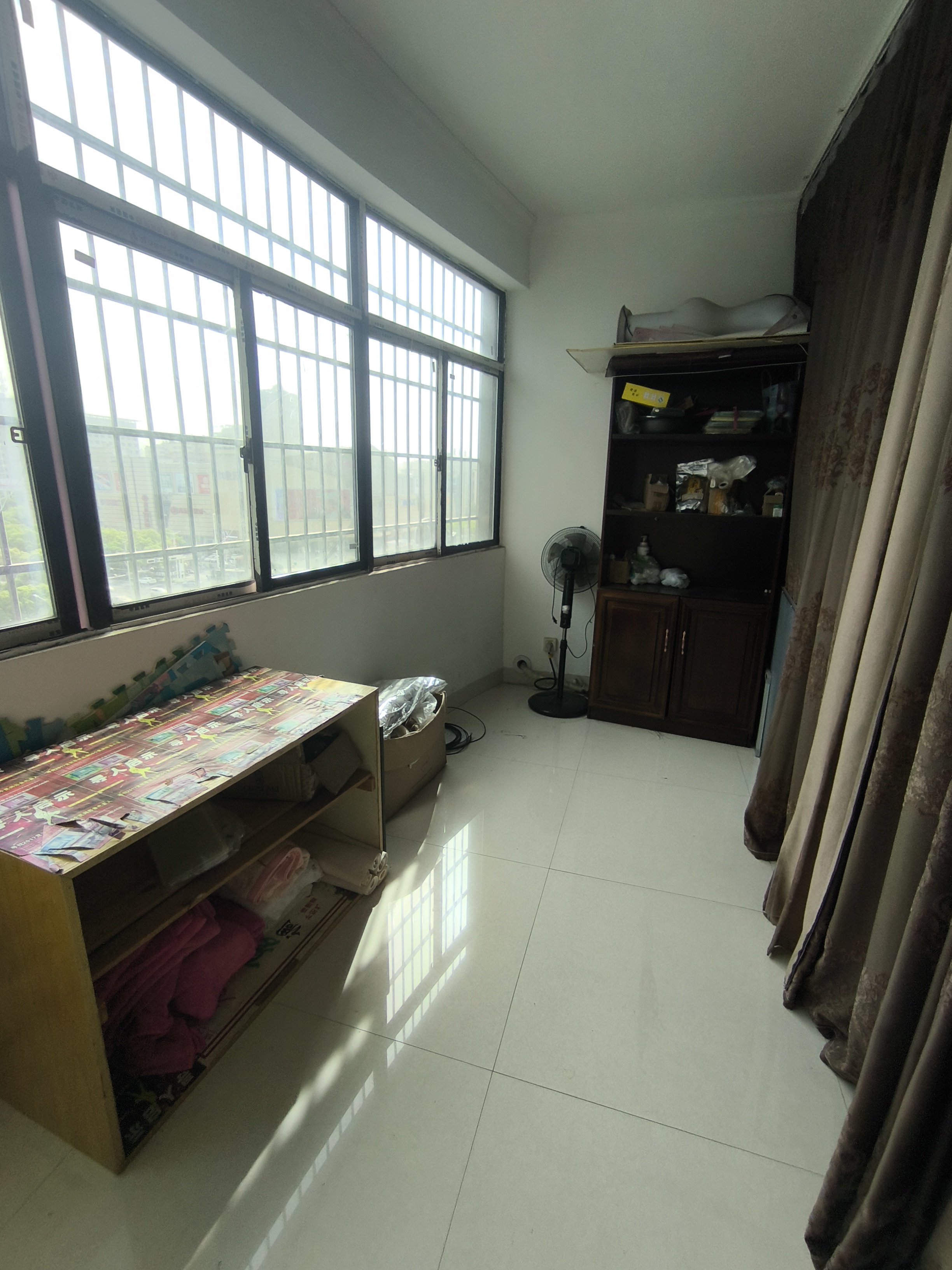 汇景花园  3室2厅2卫   2800.00元/月室内图