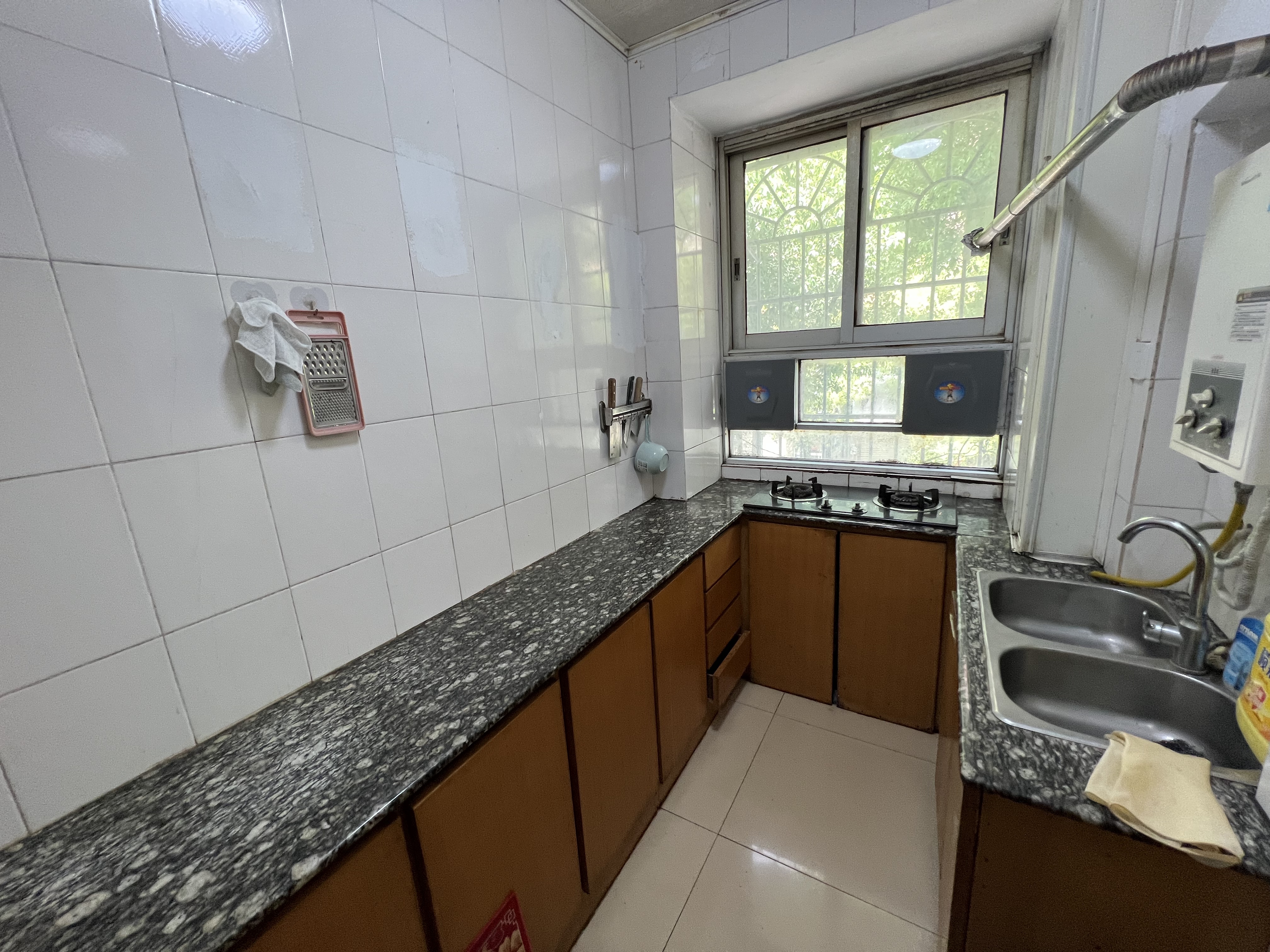 邮电新村 3室2厅1卫 1300.0元/月 邮电新村 3室2厅1卫 1300.0元/月室内图