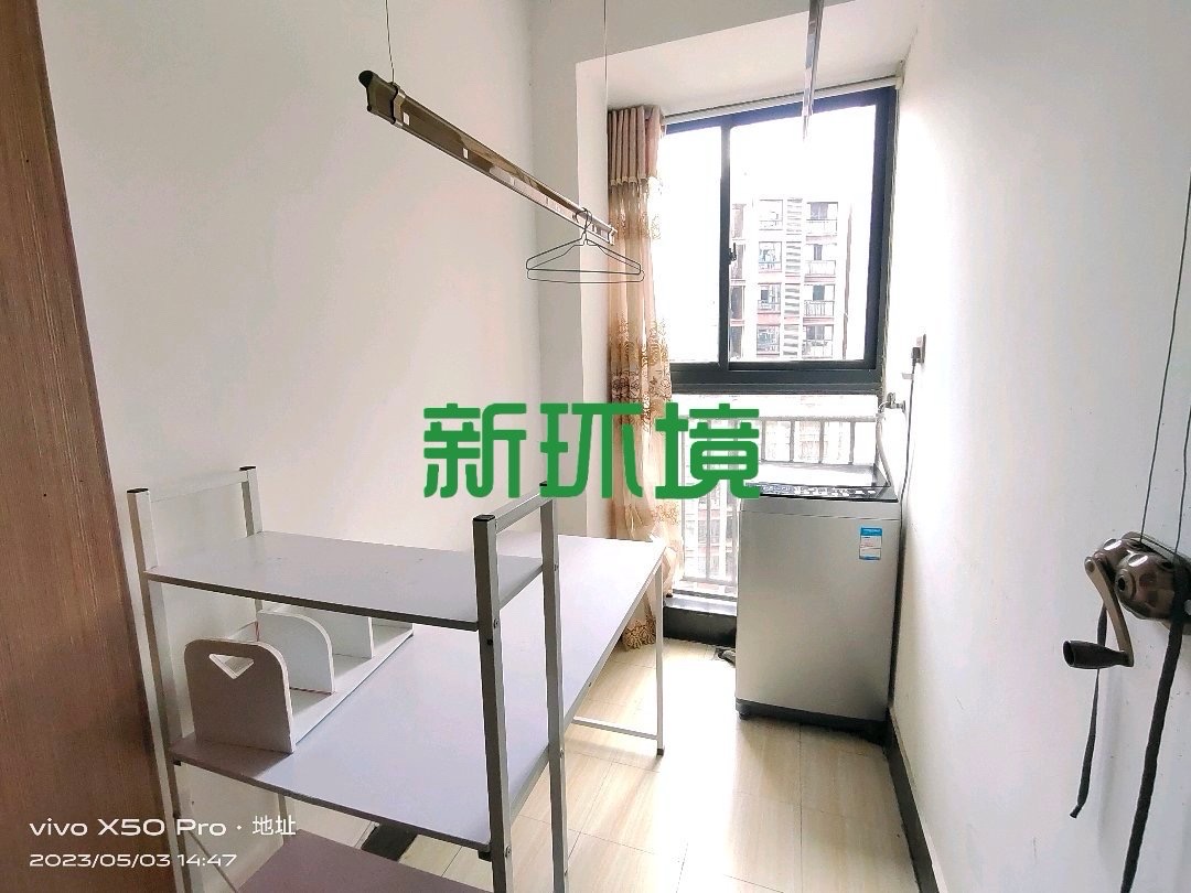 山水印象  1室1厅1卫   32.80万客厅