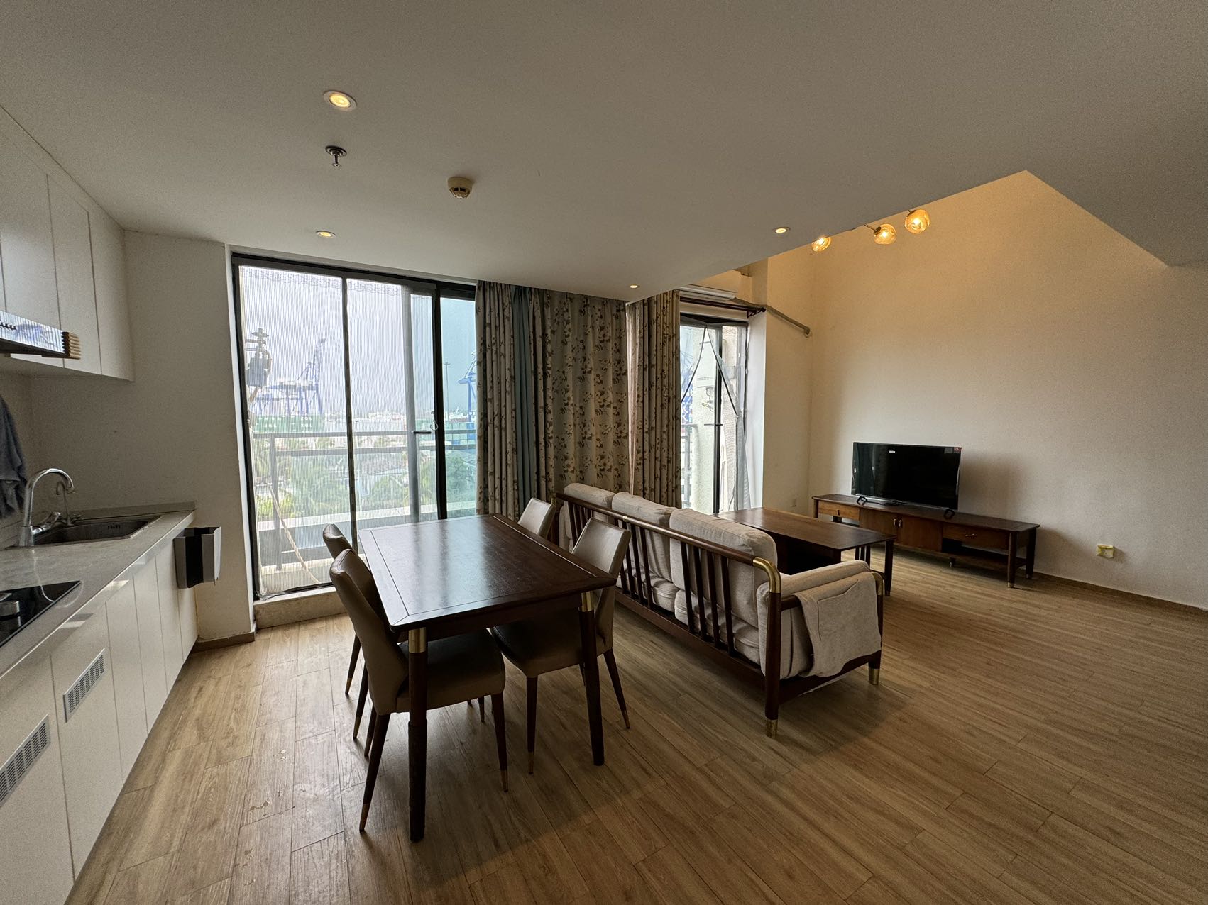保利中央海岸一二期  2室2厅1卫   2800.00元/月室内图1