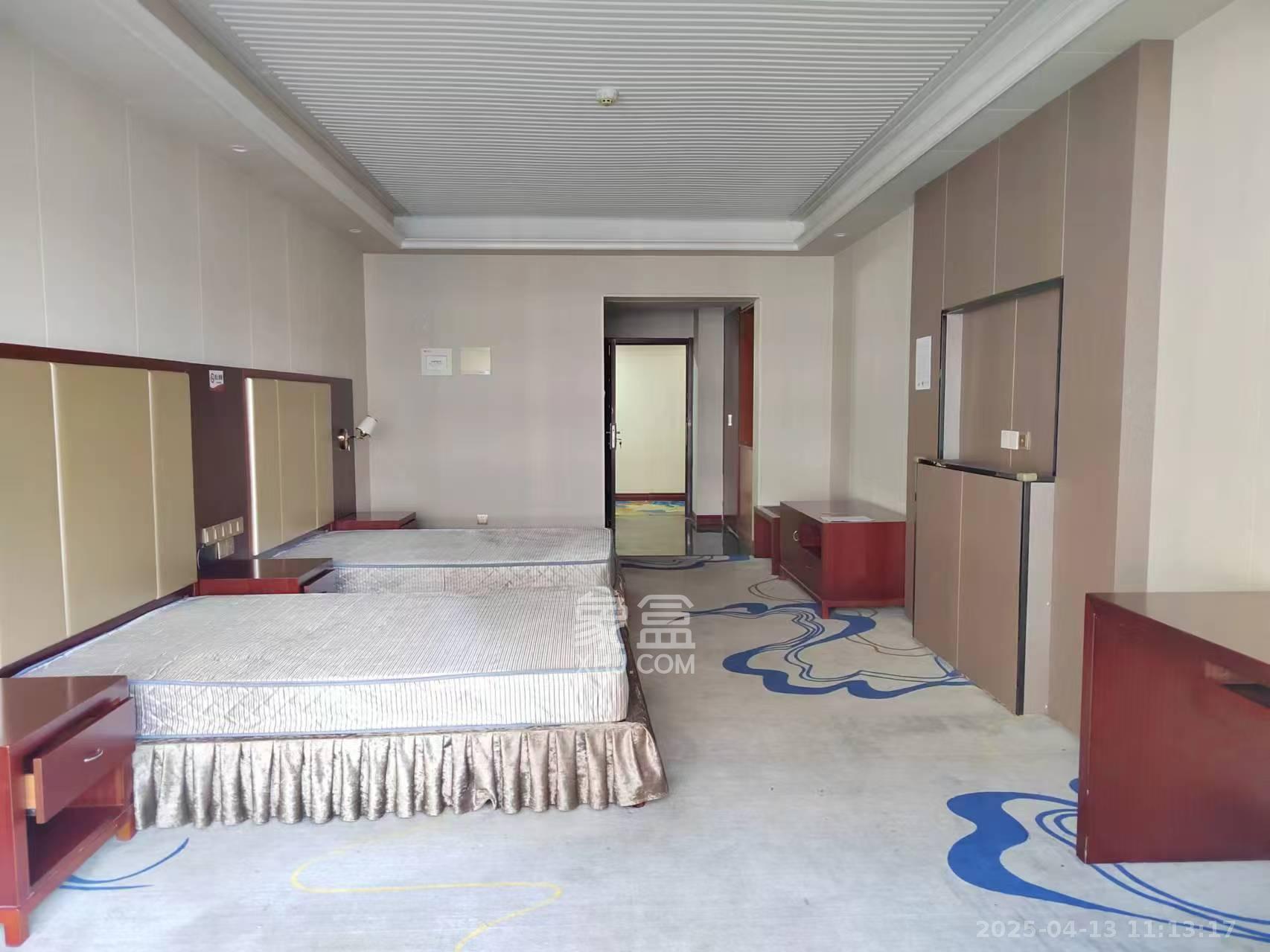 标志商务中心  1室1厅1卫    1800.0元/月室内图