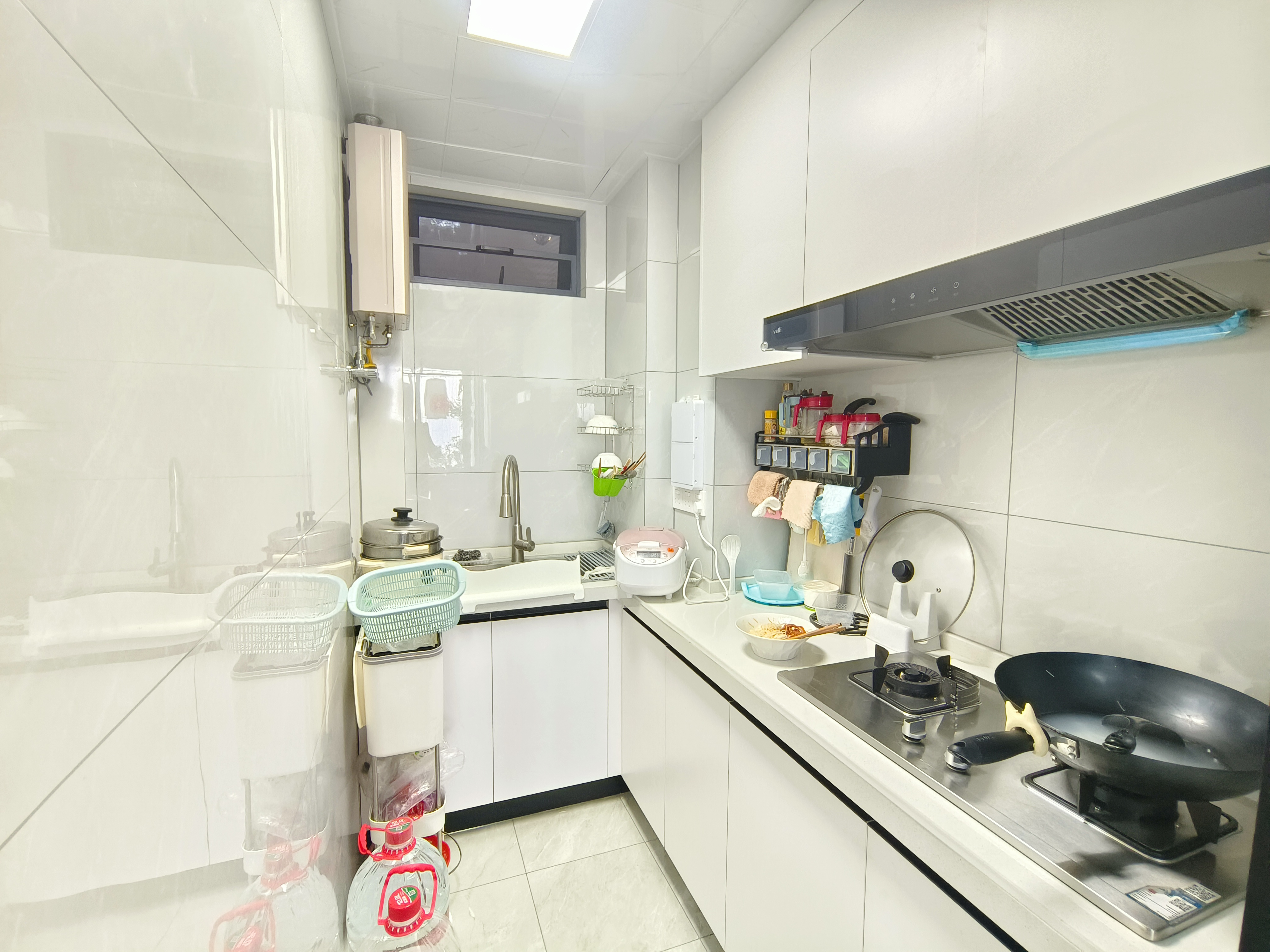 芷兰公馆西区 2室1厅1卫 1800.0元/月 芷兰公馆西区 2室1厅1卫 1800.0元/月室内图