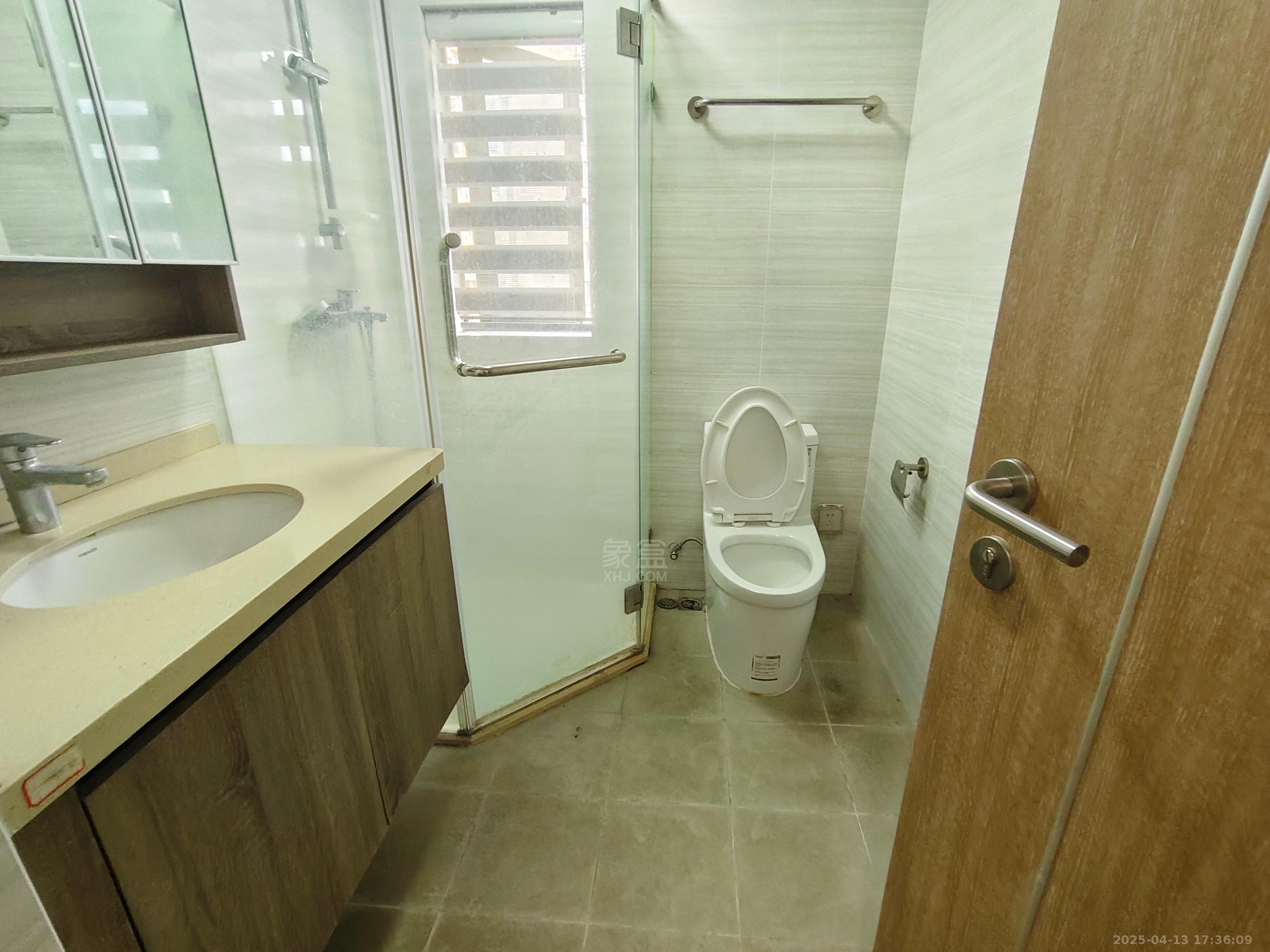 东部美的城 4室2厅2卫 2200.0元/月 东部美的城 4室2厅2卫 2200.0元/月室内图