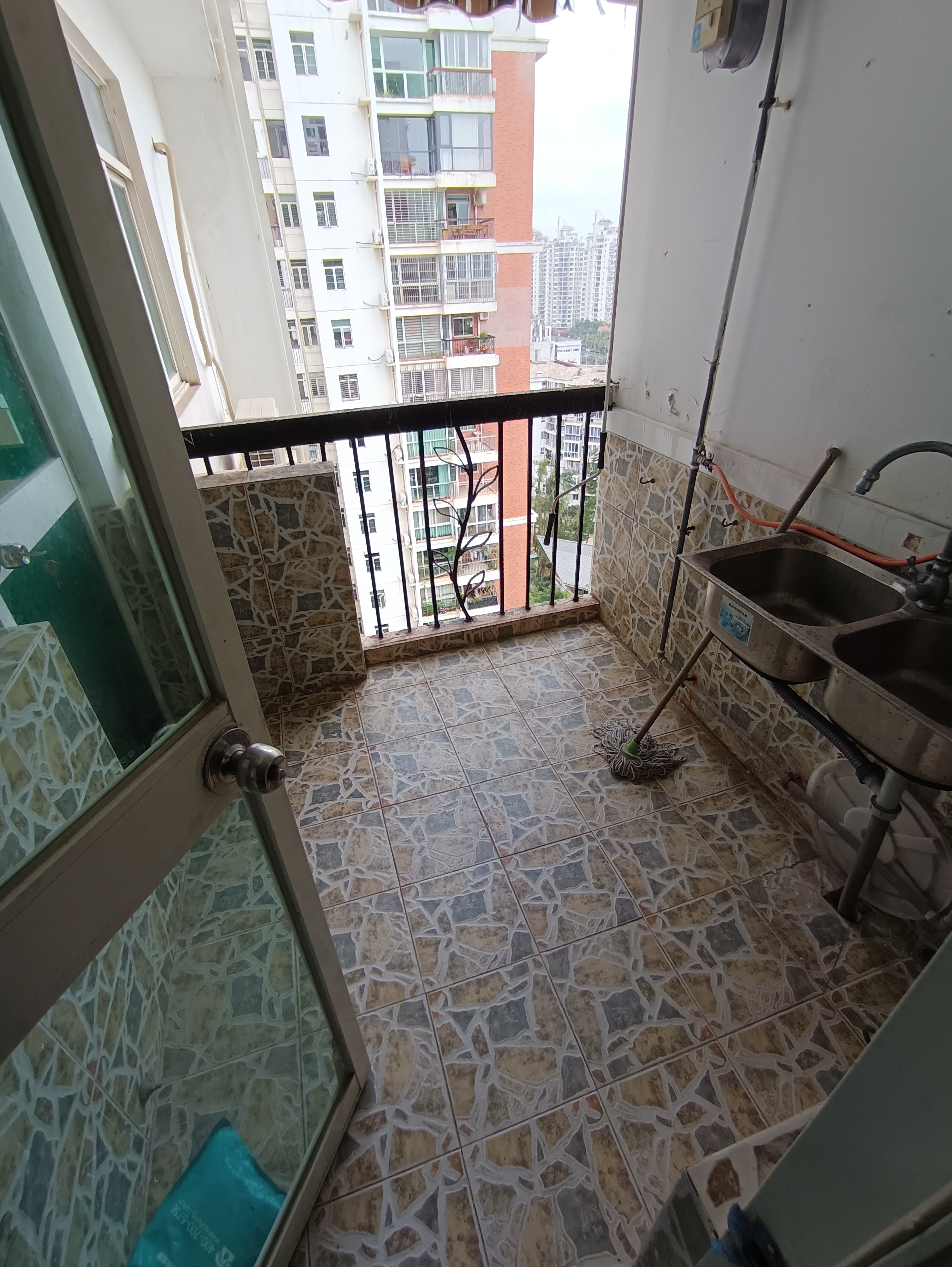 兆南绿岛家园 4室2厅3卫 4500.0元/月 兆南绿岛家园 4室2厅3卫 4500.0元/月室内图