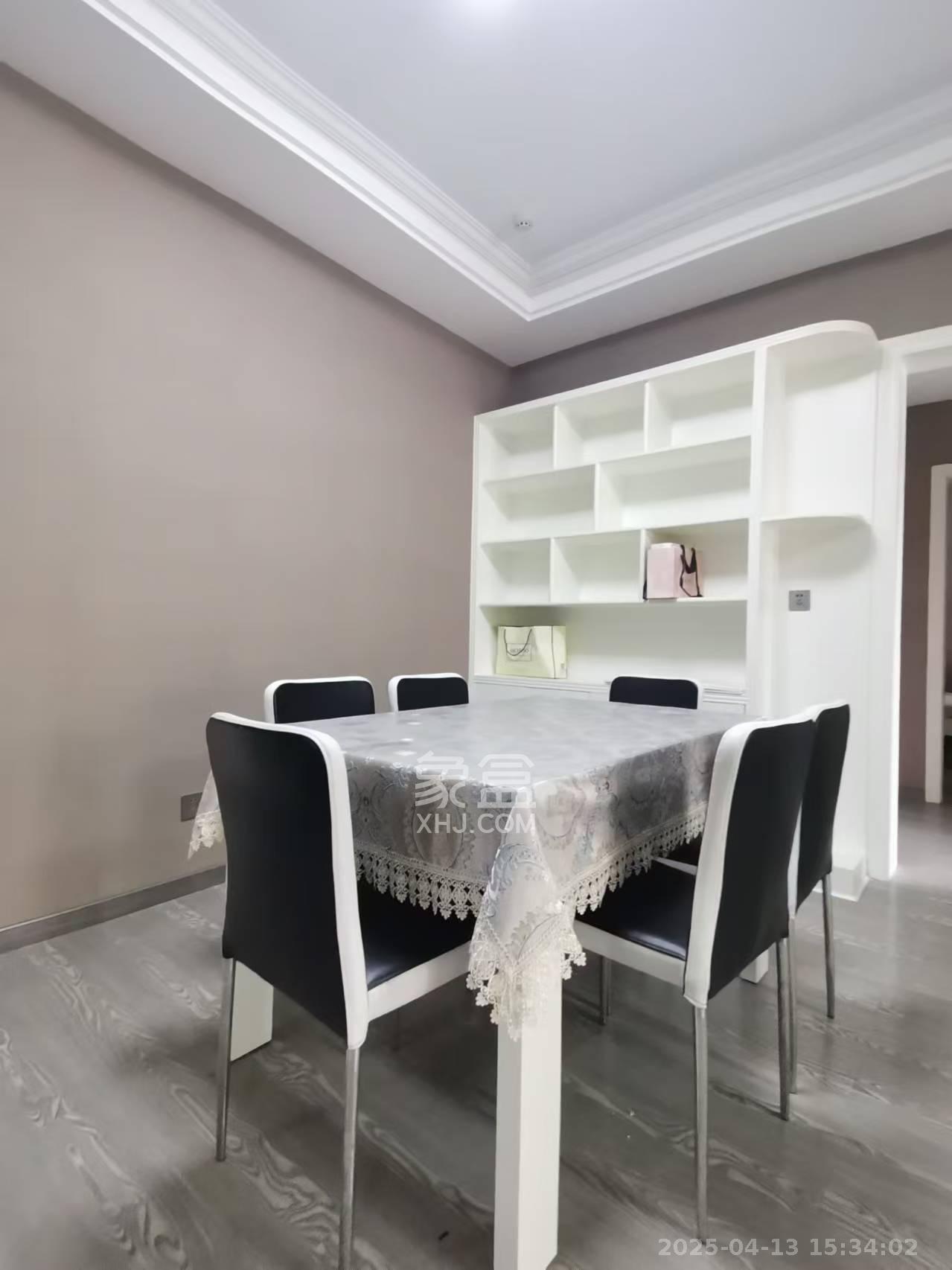 金茂梅溪湖 3室2厅2卫 3500.0元/月 金茂梅溪湖 3室2厅2卫 3500.0元/月室内图