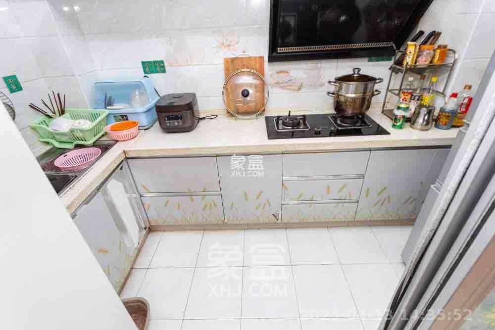 勤诚达新界  3室2厅1卫   1800.00元/月室内图