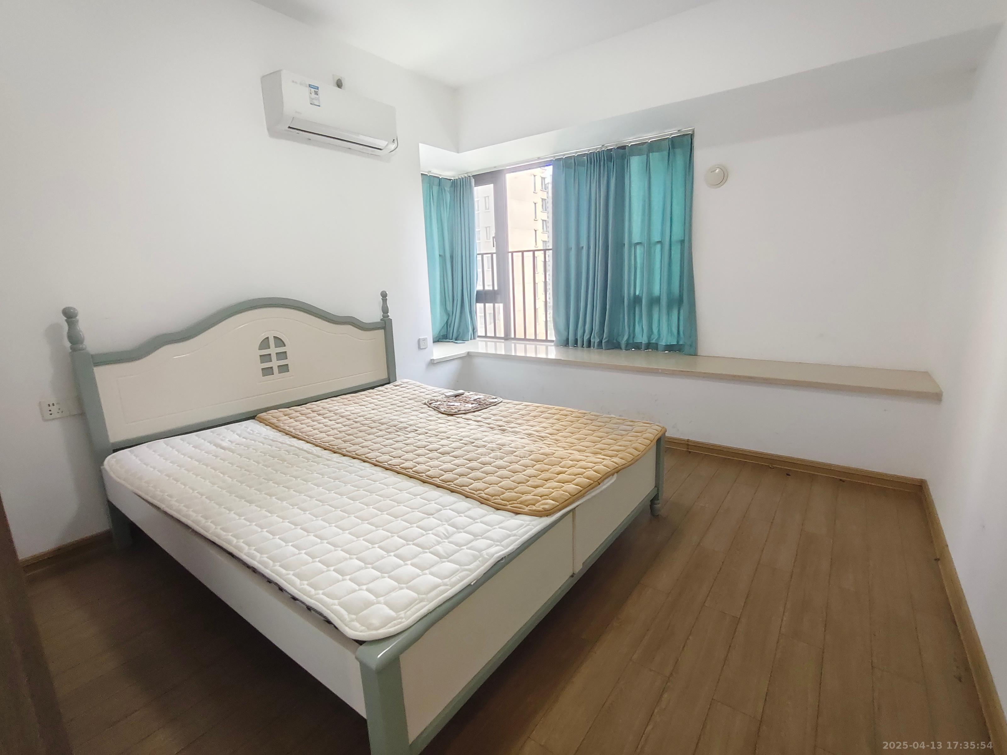 东部美的城 4室2厅2卫 2200.0元/月 东部美的城 4室2厅2卫 2200.0元/月室内图