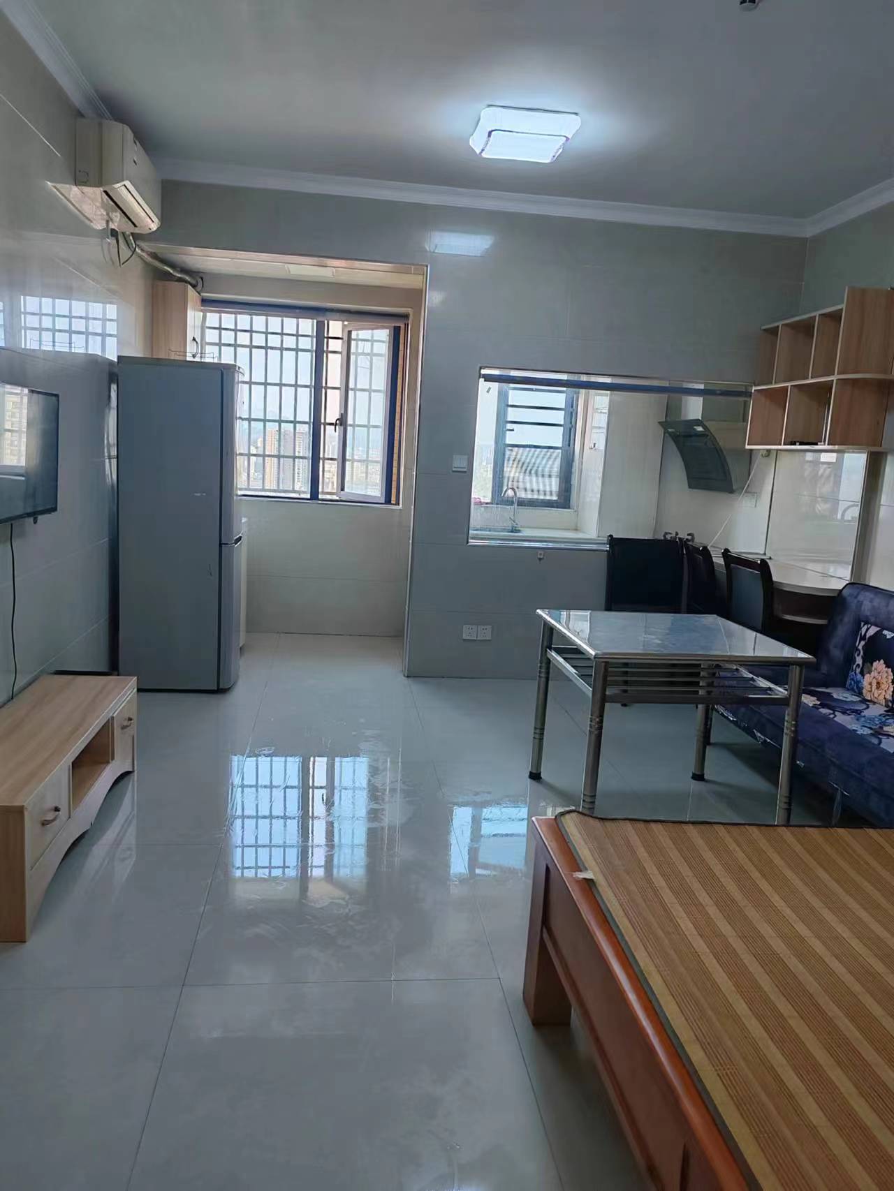 思源小区  3室1厅2卫    1300.0元/月 思源小区  3室1厅2卫    1300.0元/月室内图