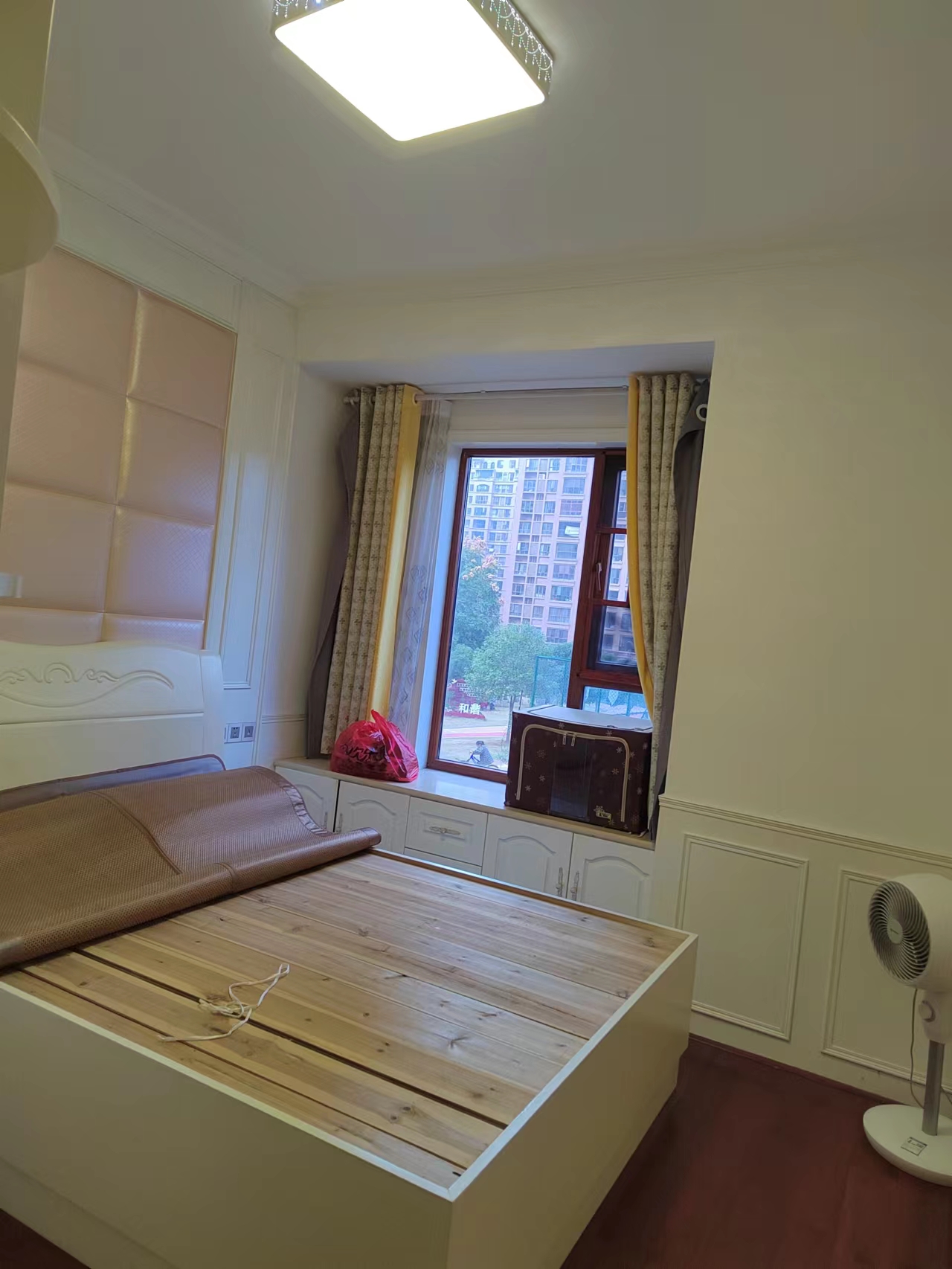 盛世时代广场 1室1厅1卫 35.8万 盛世时代广场 1室1厅1卫 35.8万室内图