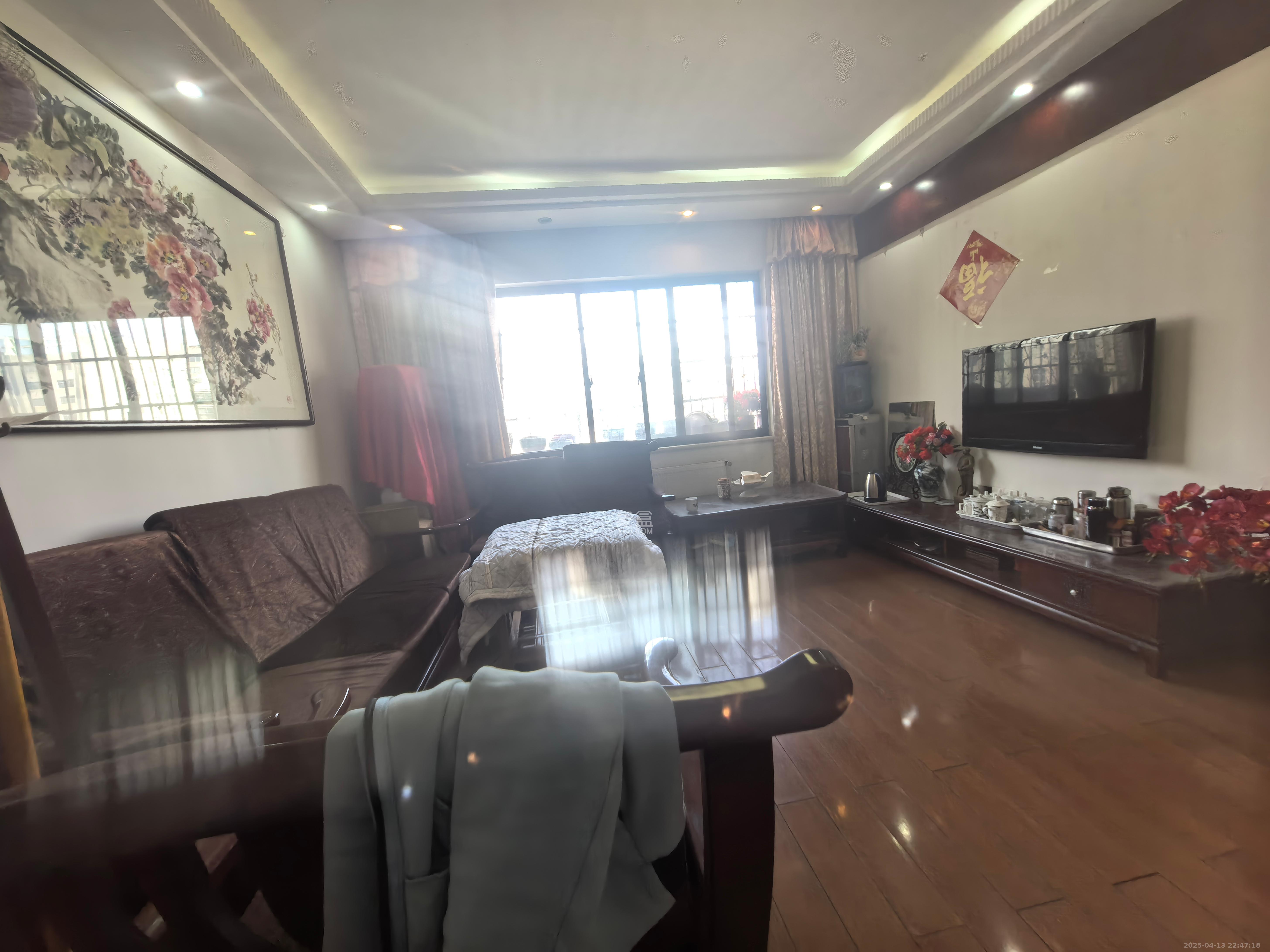 世纪桃花苑  2室2厅1卫    2100.0元/月 世纪桃花苑  2室2厅1卫    2100.0元/月室内图