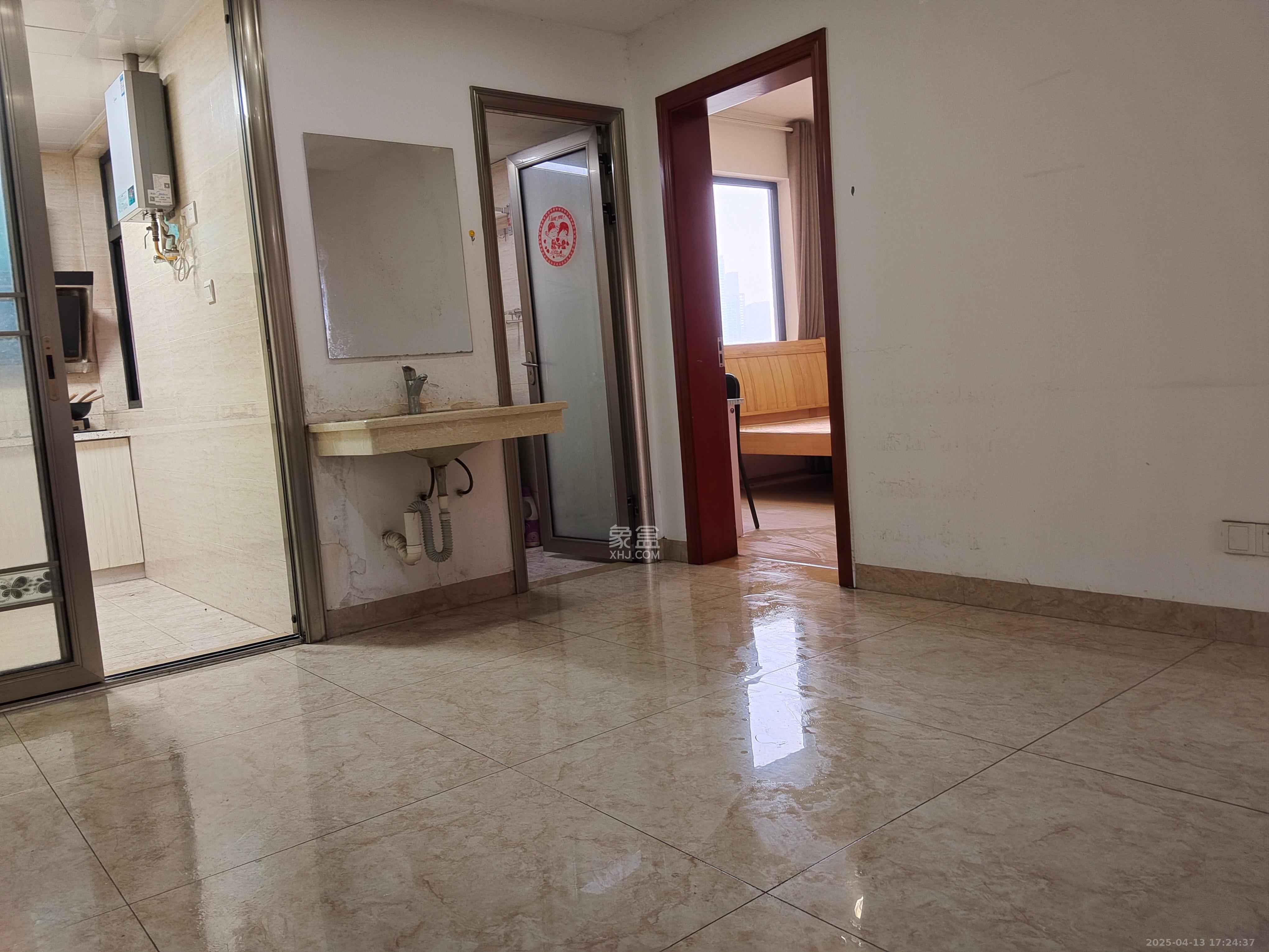 高盛华成 4室2厅1卫 2200.0元/月 高盛华成 4室2厅1卫 2200.0元/月室内图