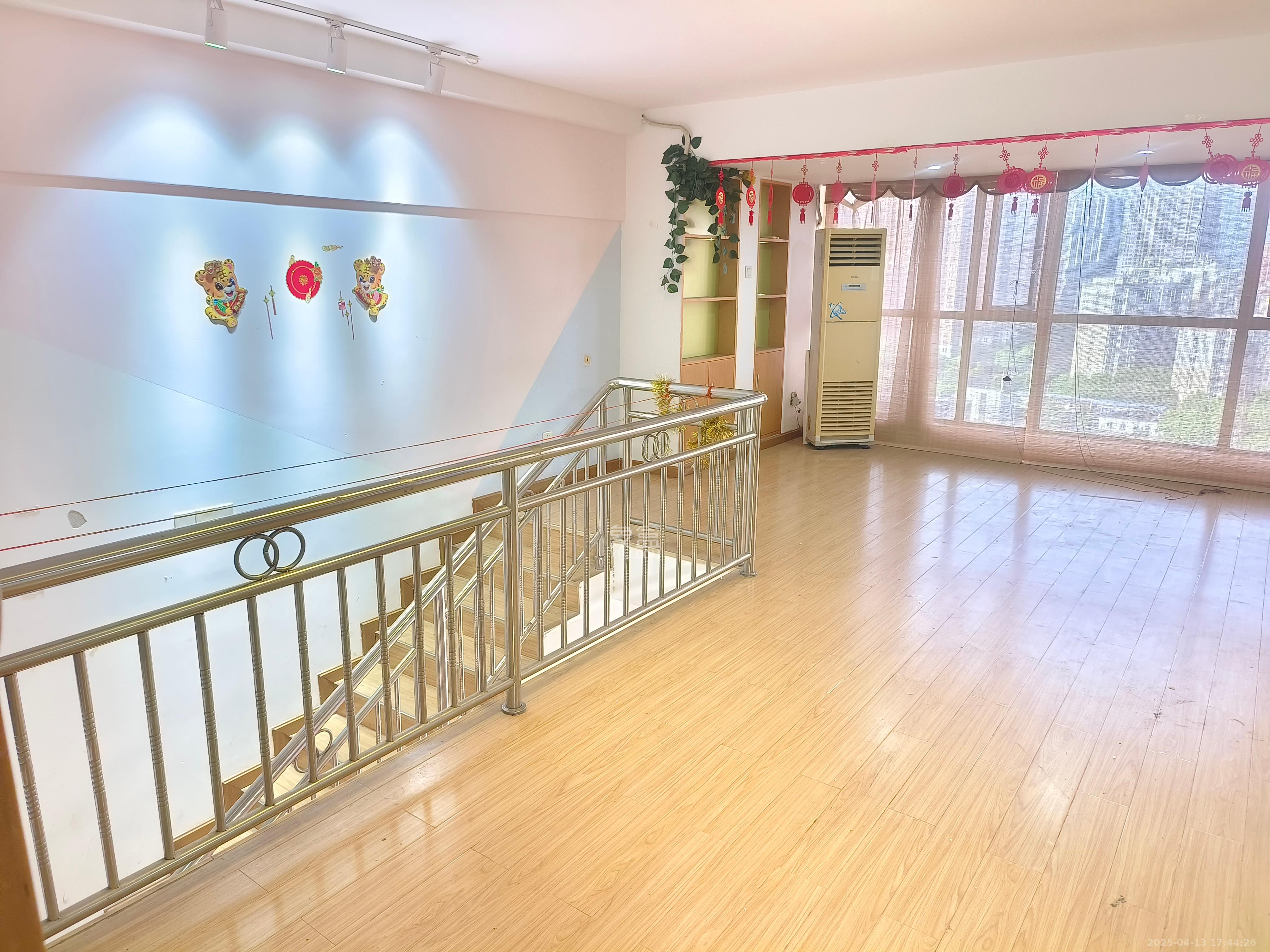 华菱蓝调国际(华菱.香墅美地) 4室2厅1卫 5000.0元/月 华菱蓝调国际(华菱.香墅美地) 4室2厅1卫 5000.0元/月室内图