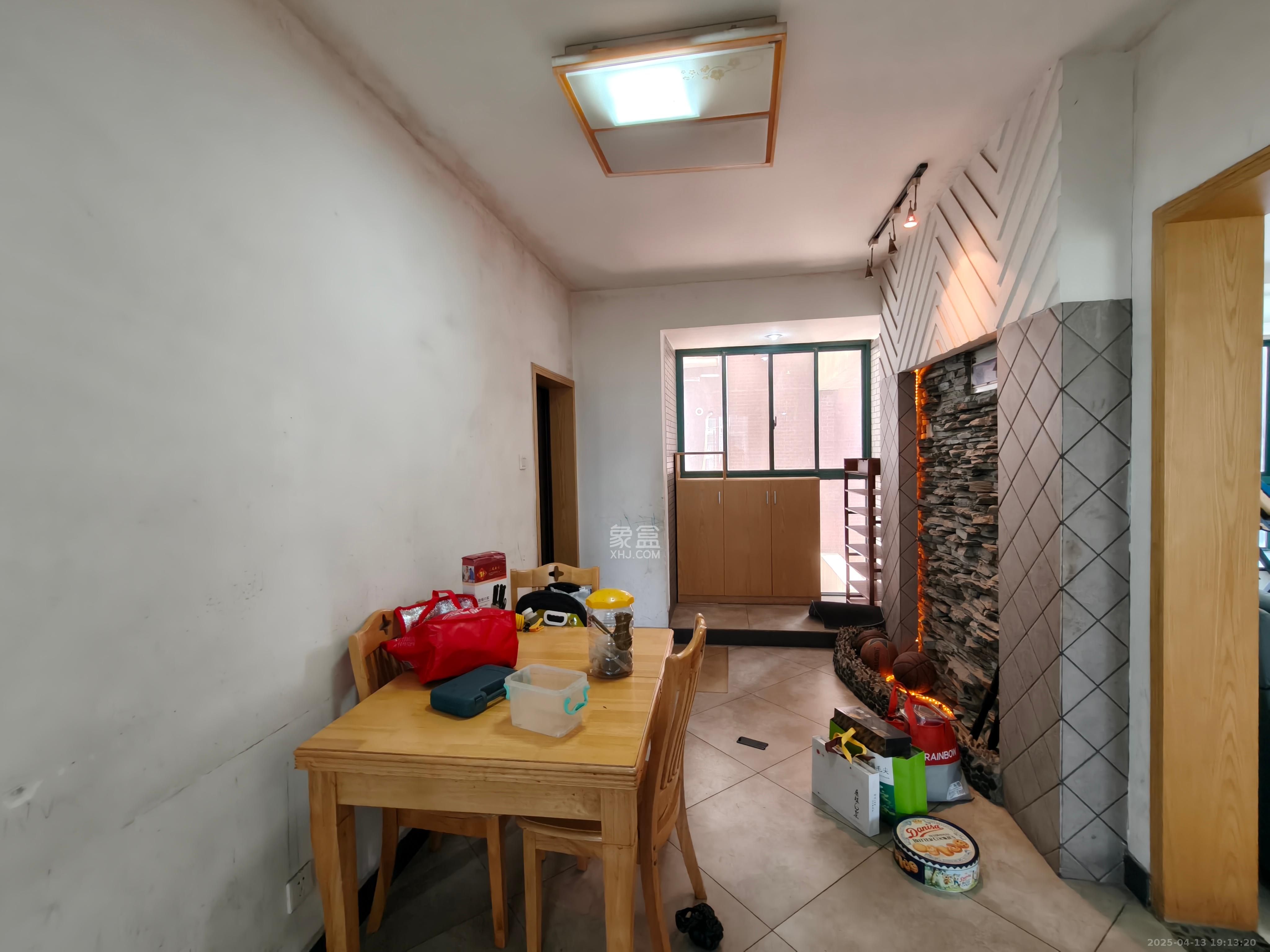 才子佳苑一期/二期  3室2厅2卫   2300.00元/月室内图