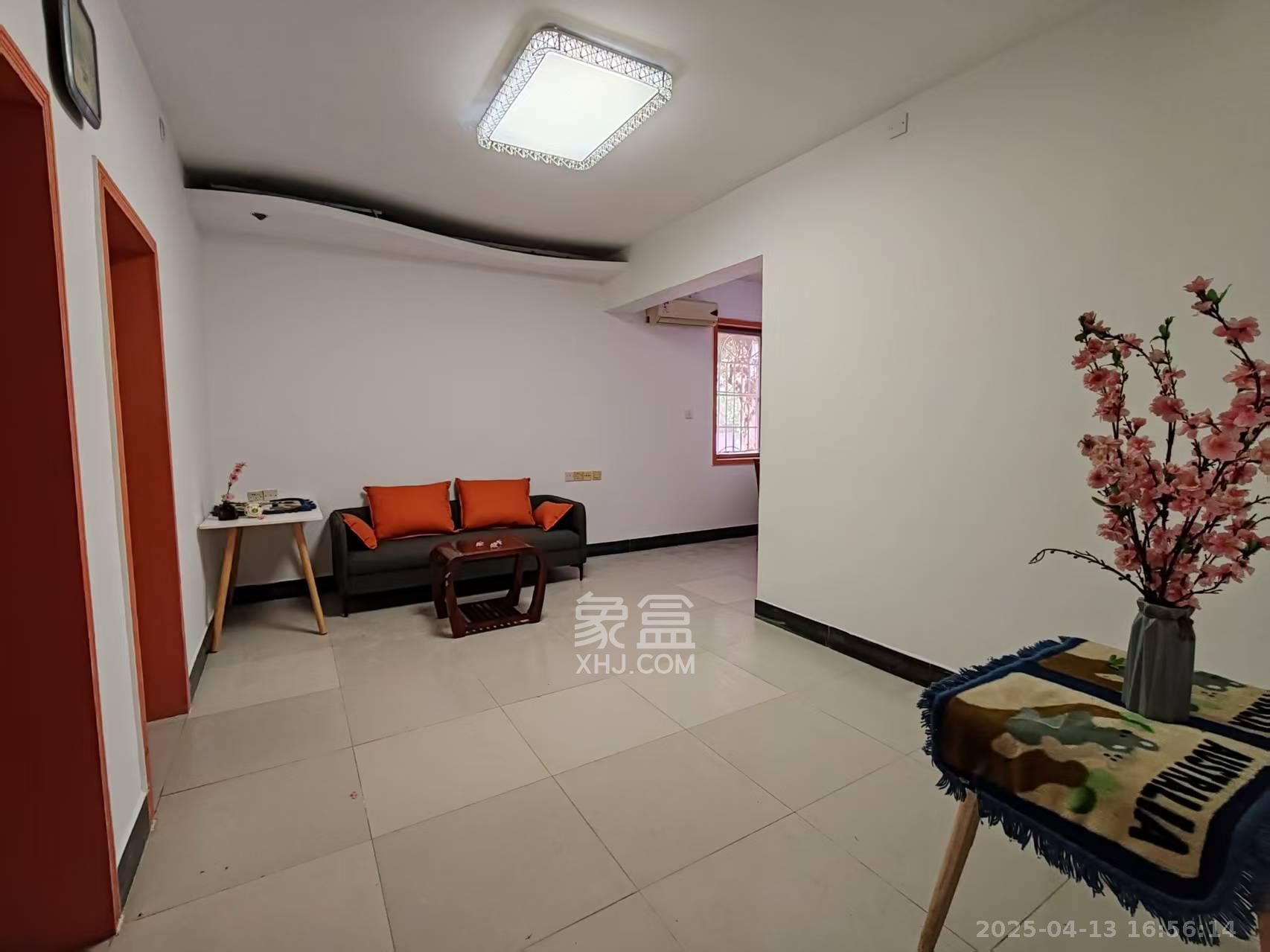 八一路417号大院 3室2厅1卫 2800.0元/月 八一路417号大院 3室2厅1卫 2800.0元/月室内图