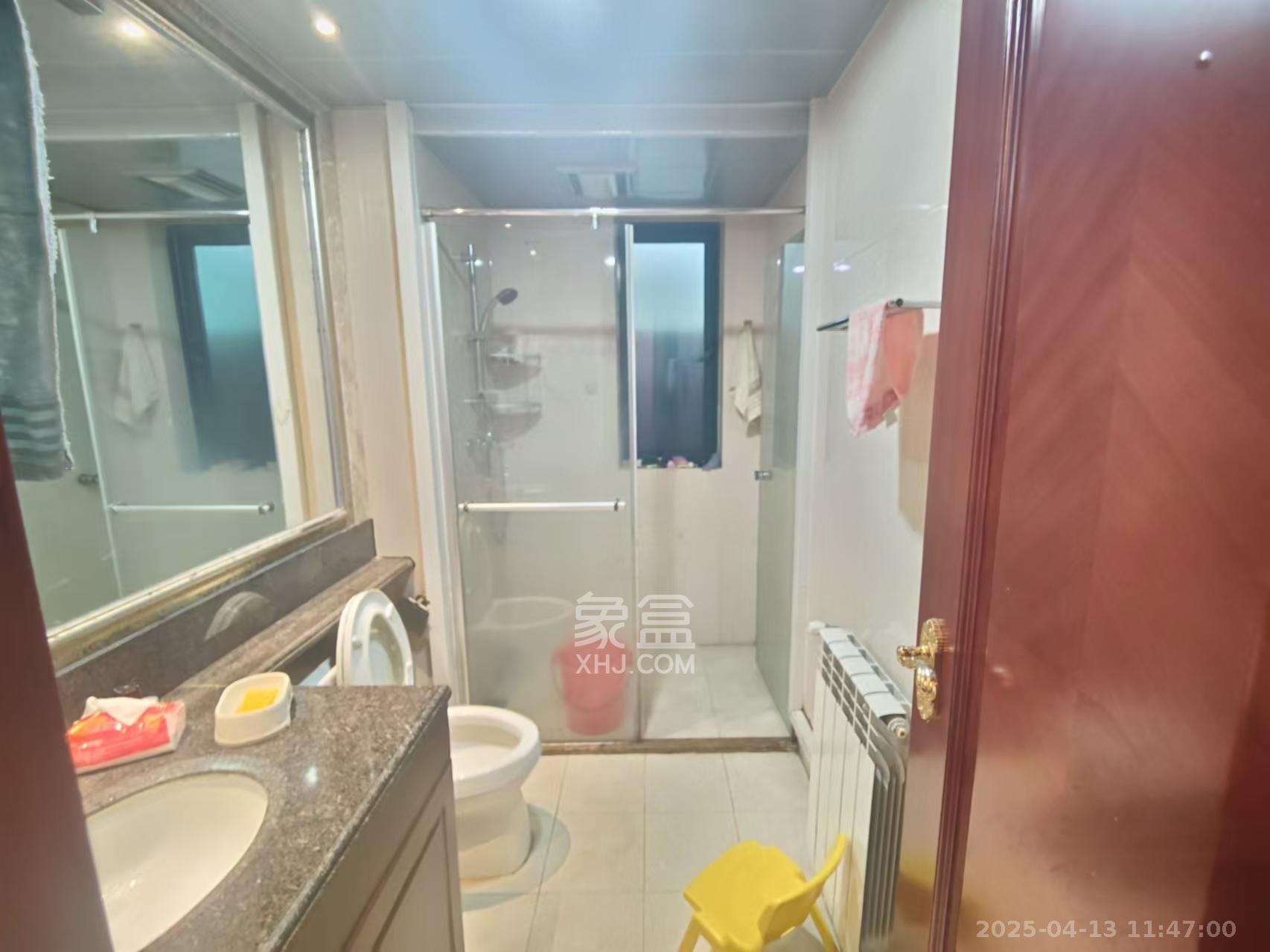 恒大雅苑 3室2厅2卫 2700.0元/月 恒大雅苑 3室2厅2卫 2700.0元/月室内图