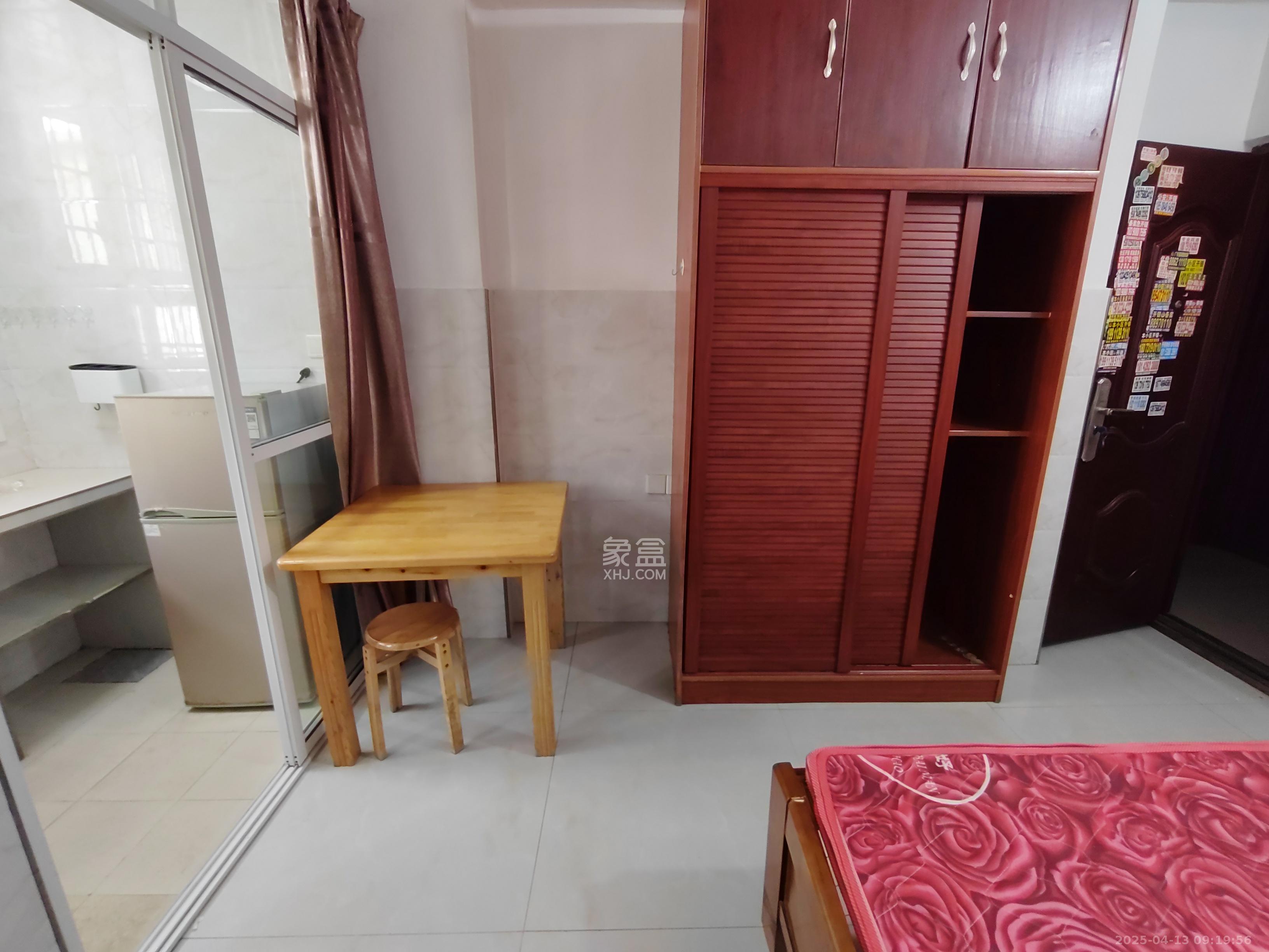 金科佳苑  1室0厅0卫    800.0元/月 金科佳苑  1室0厅0卫    800.0元/月室内图1