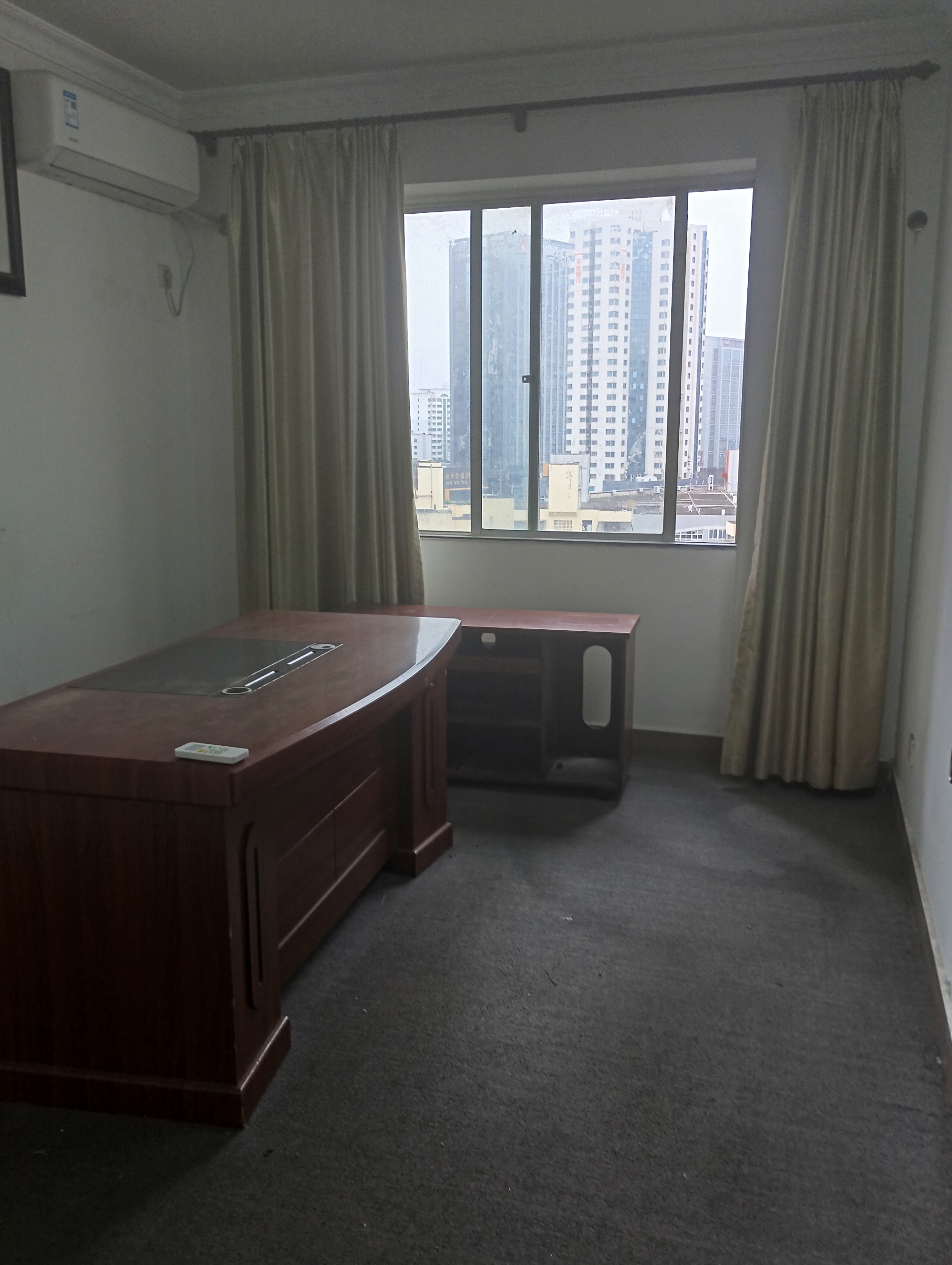 中盐大厦  3室2厅1卫    2500.0元/月 中盐大厦  3室2厅1卫    2500.0元/月室内图