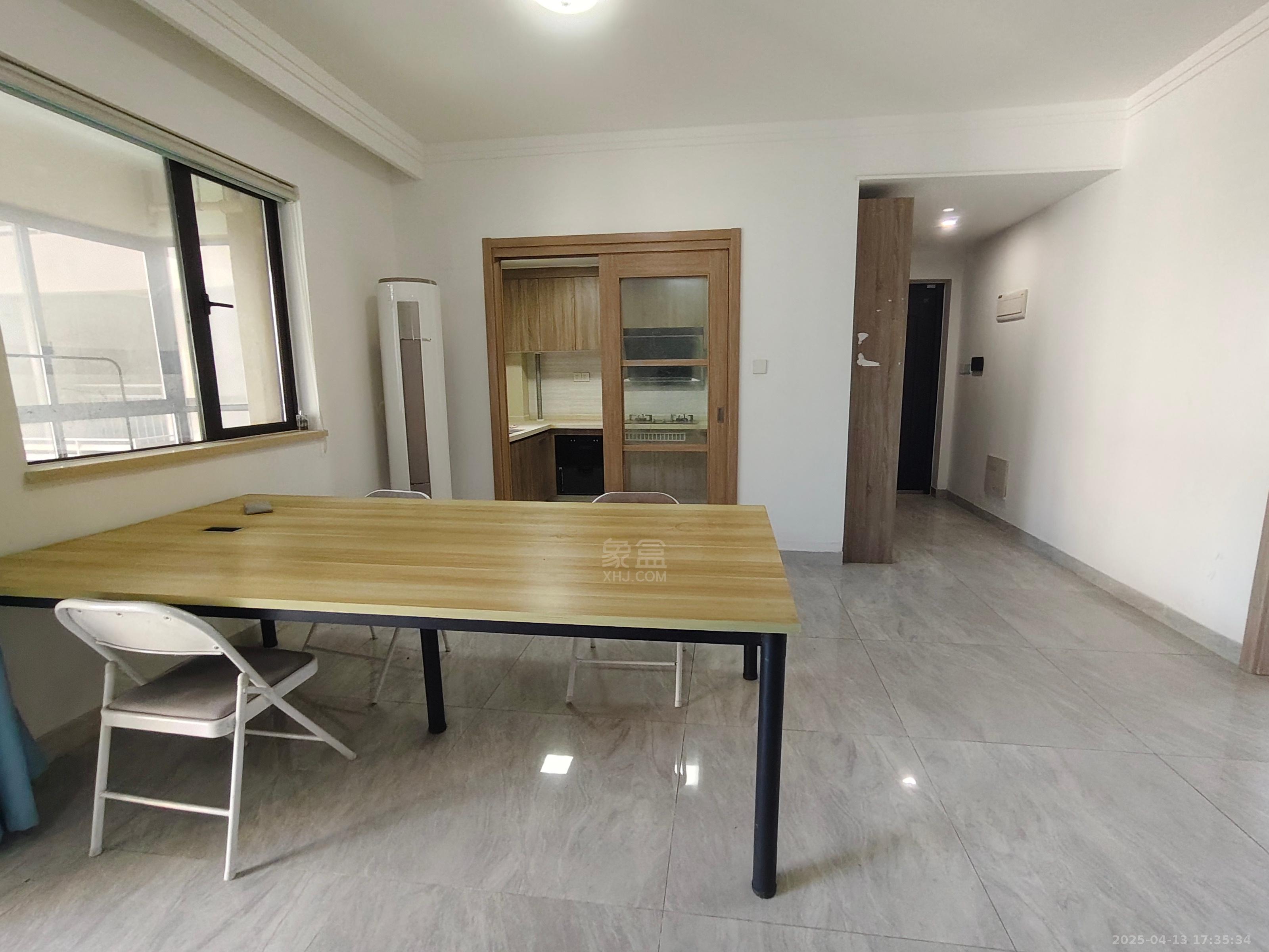 东部美的城 4室2厅2卫 2200.0元/月 东部美的城 4室2厅2卫 2200.0元/月室内图