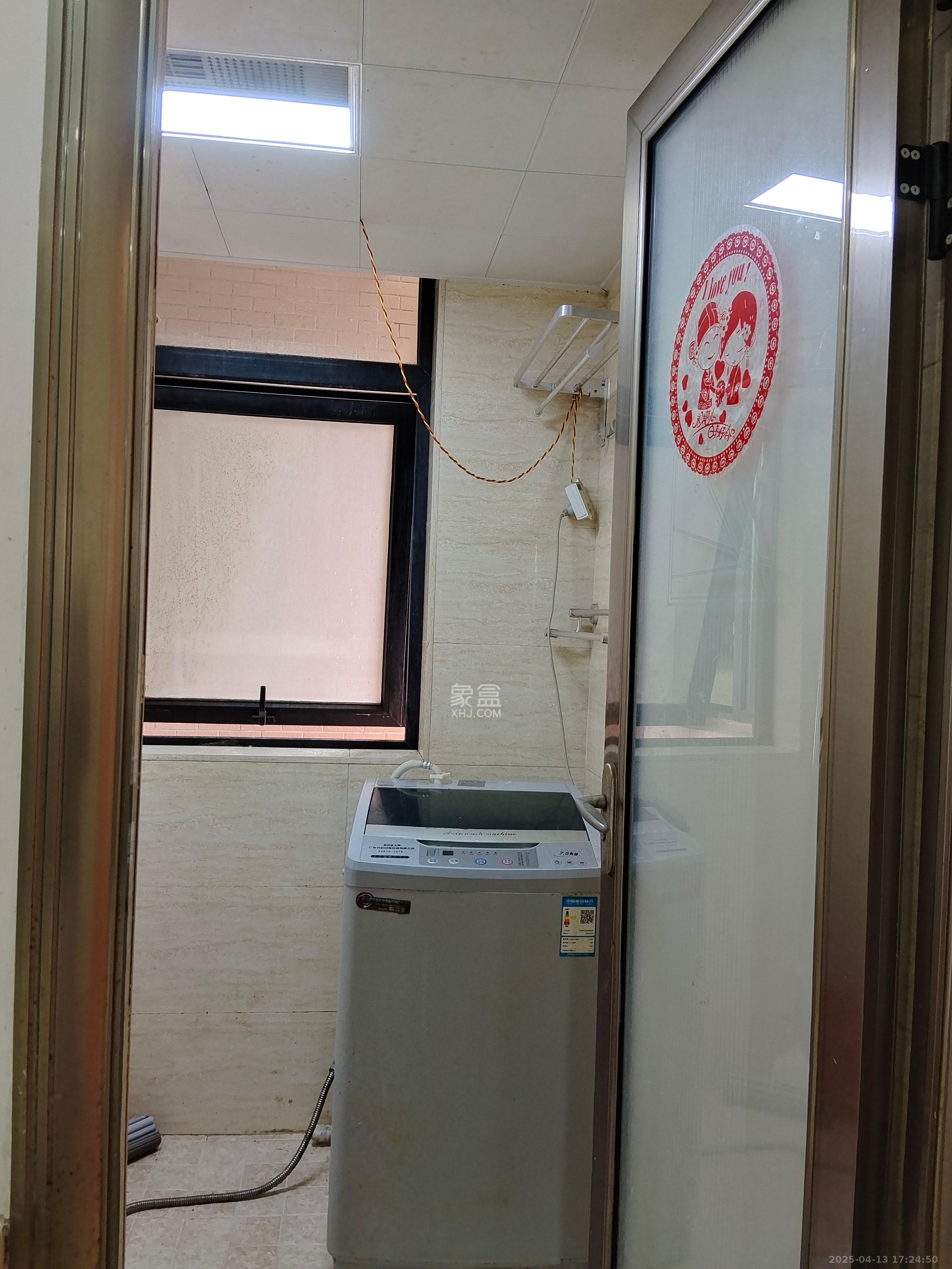 高盛华成 4室2厅1卫 2200.0元/月 高盛华成 4室2厅1卫 2200.0元/月室内图