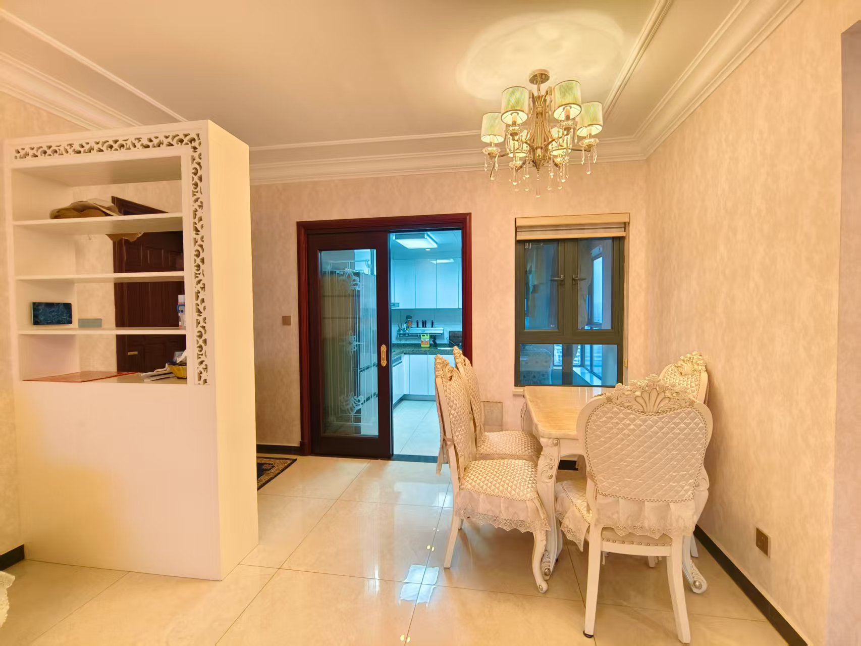 恒大华府 3室2厅1卫 2500.0元/月 恒大华府 3室2厅1卫 2500.0元/月室内图