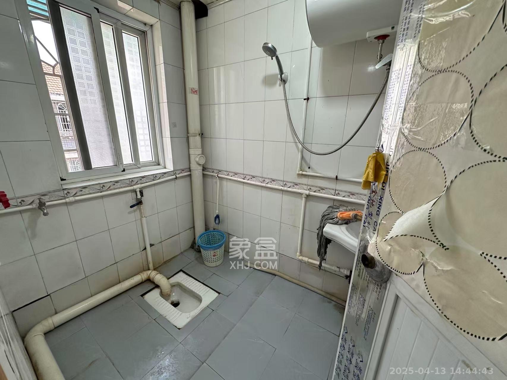 高桥粮油市场(高桥一号小区) 3室2厅1卫 1550.0元/月 高桥粮油市场(高桥一号小区) 3室2厅1卫 1550.0元/月室内图