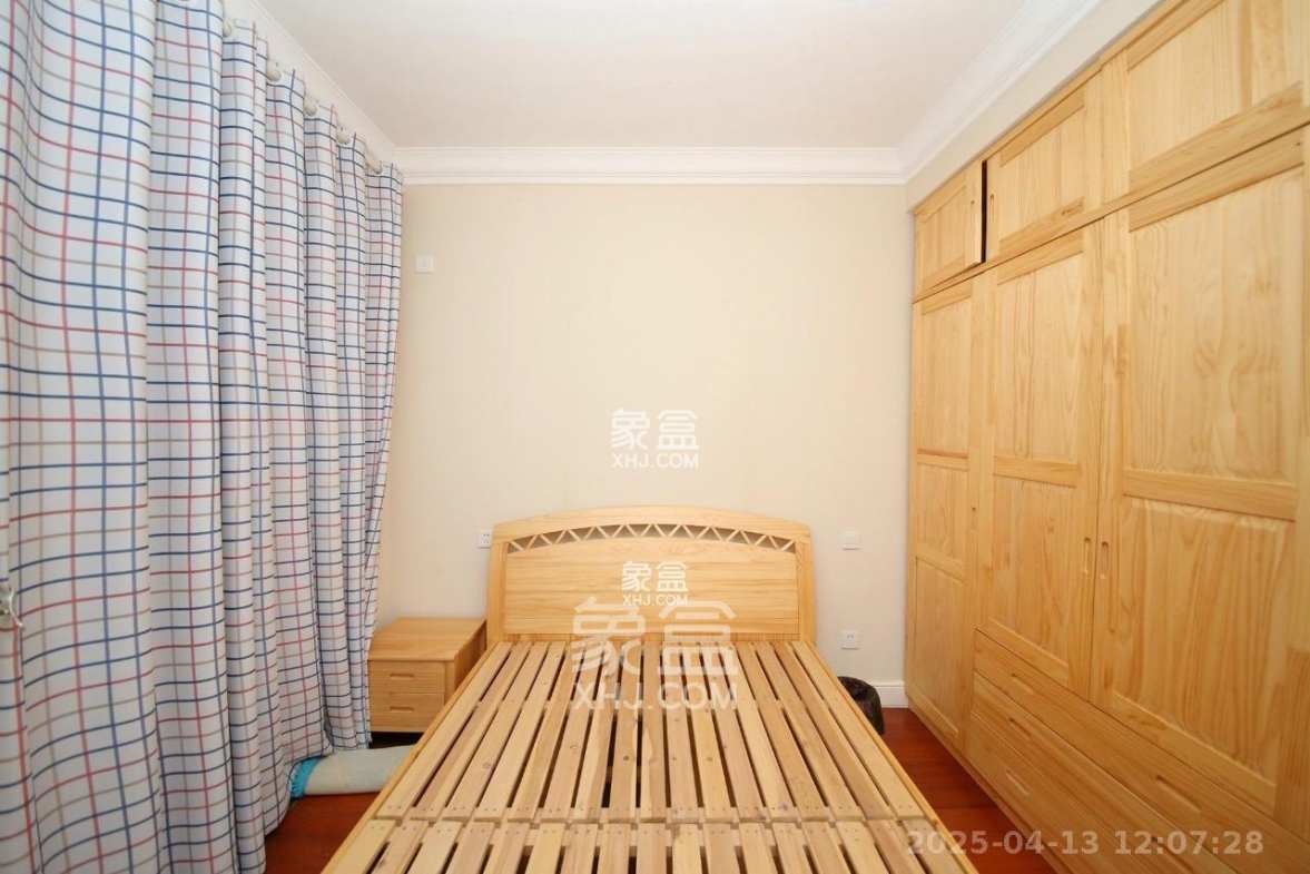 保利城(中航城国际社区、郡原美村) 3室2厅1卫 2100.0元/月 保利城(中航城国际社区、郡原美村) 3室2厅1卫 2100.0元/月室内图