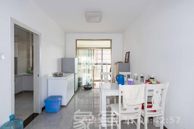 南郡明珠  4室2厅2卫    1600.0元/月室内图