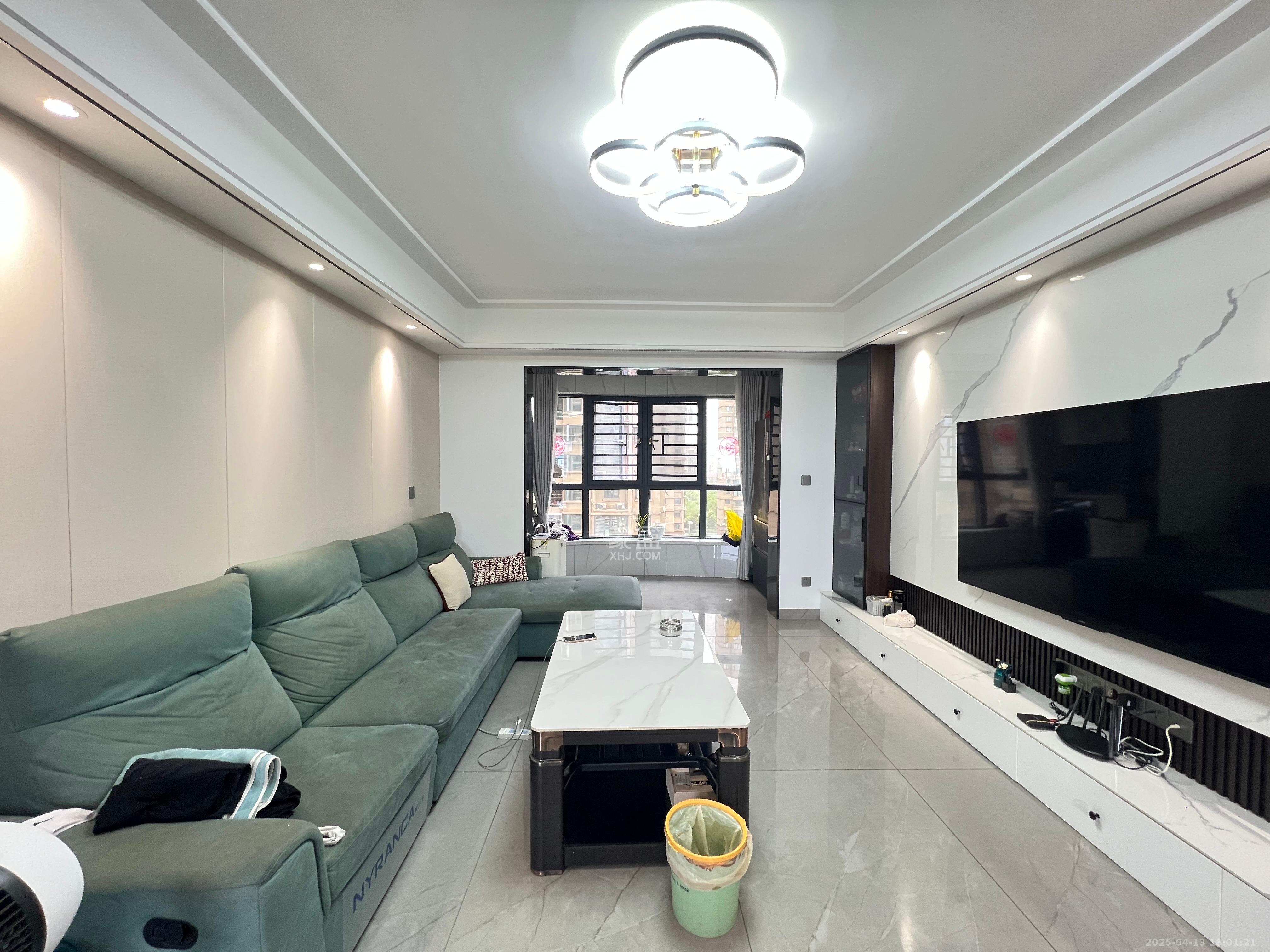 嘉雨兴园  3室2厅2卫    5000.0元/月 嘉雨兴园  3室2厅2卫    5000.0元/月室内图