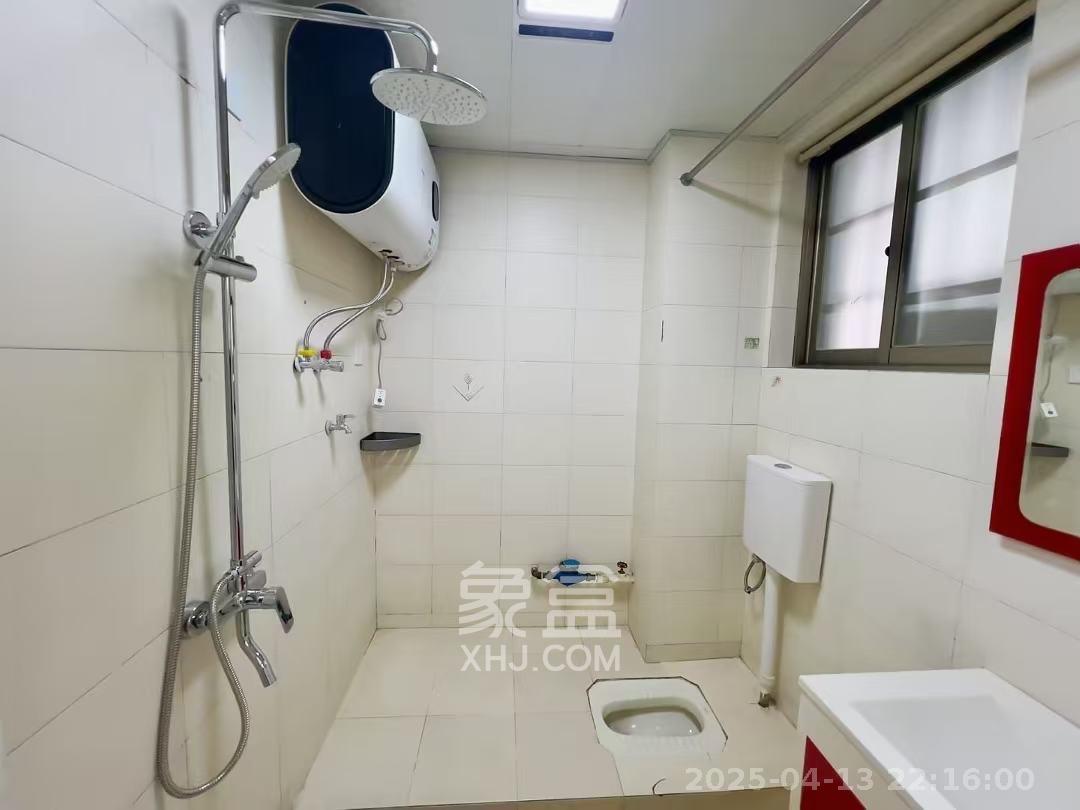 日出东方 1室1厅1卫 2700.0元/月 日出东方 1室1厅1卫 2700.0元/月室内图