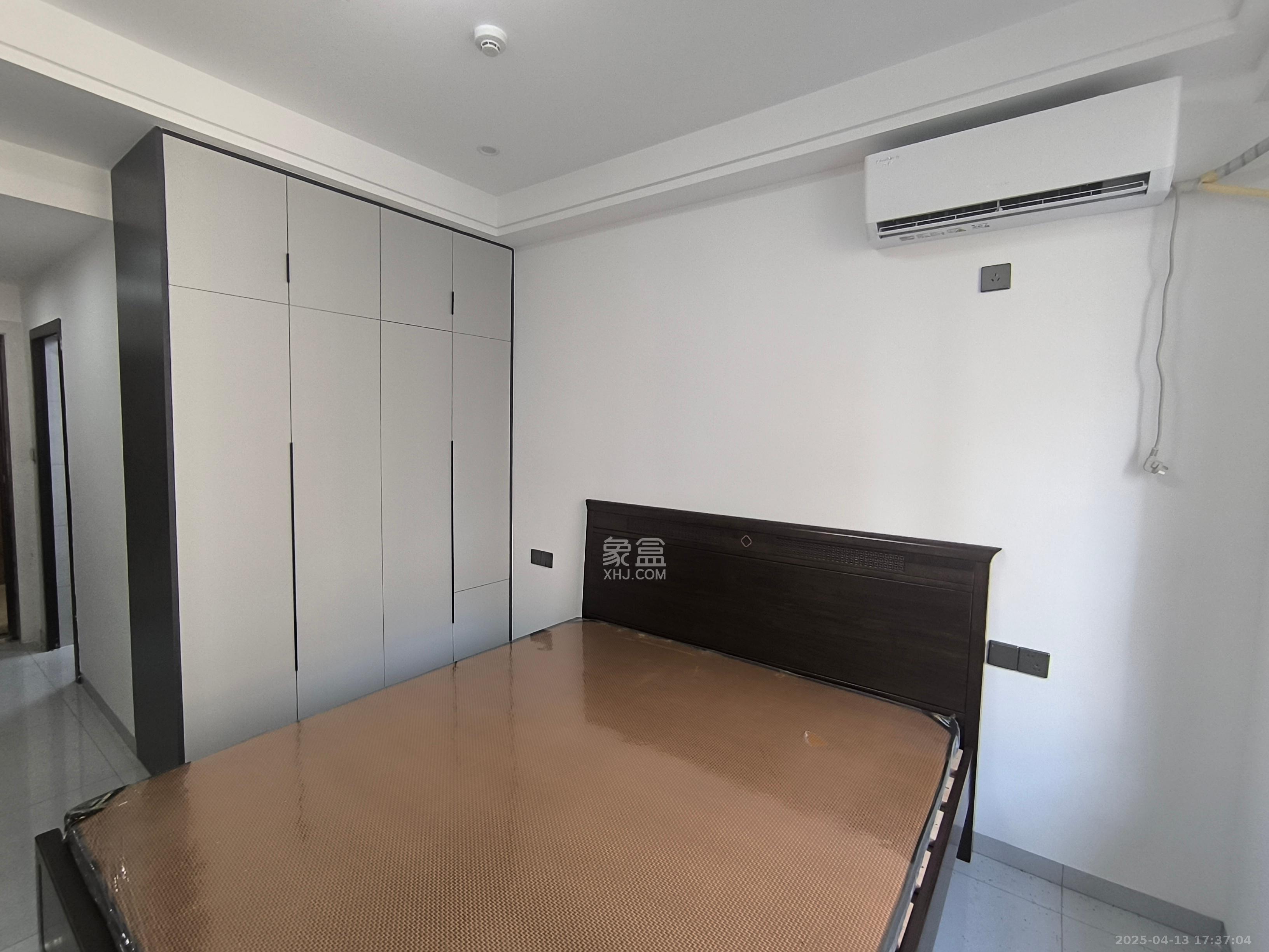 洋湖时代  1室0厅0卫    1400.0元/月 洋湖时代  1室0厅0卫    1400.0元/月室内图