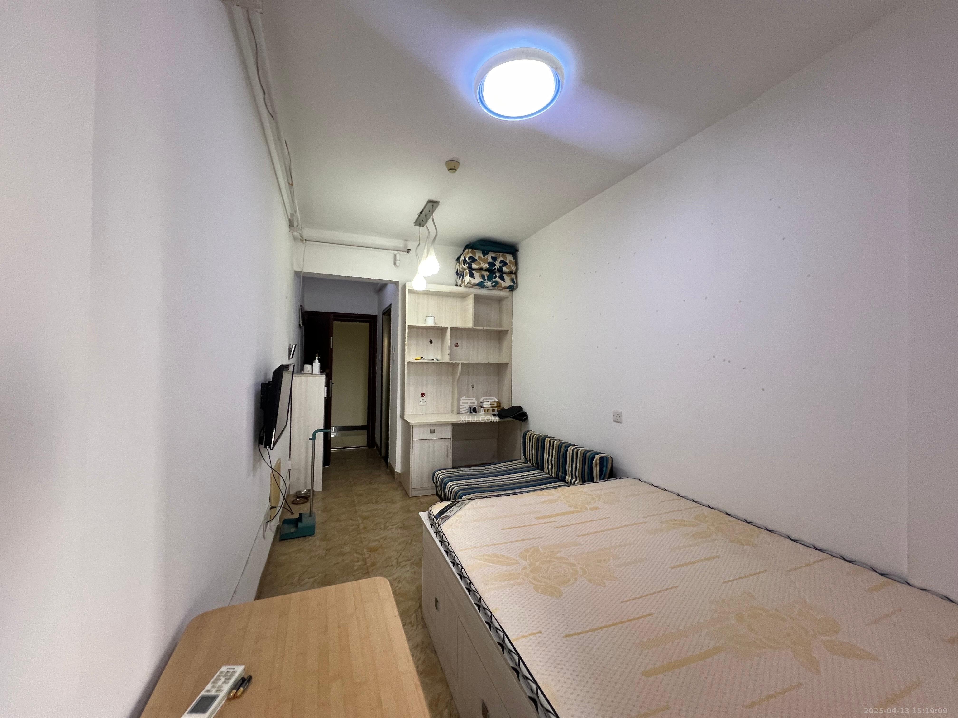 保利麓谷林语I区  1室1厅1卫   1300.00元/月室内图